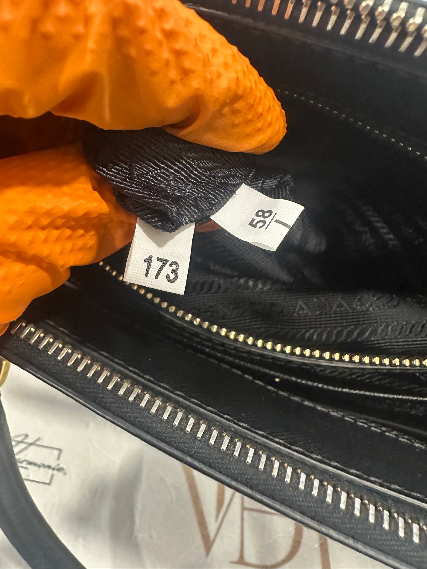 382899 - Prada Galleria