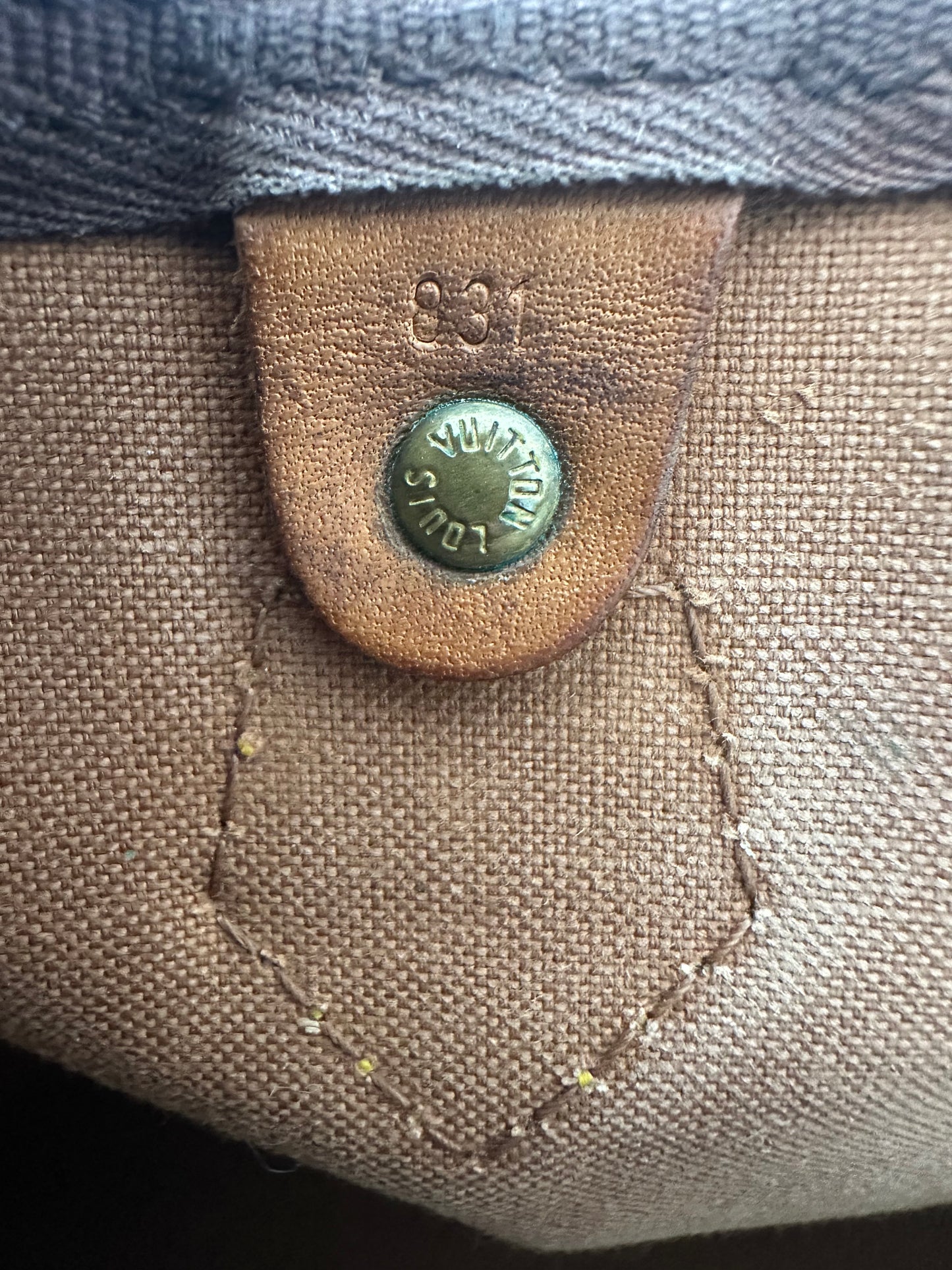 Louis Vuitton Speedy 35