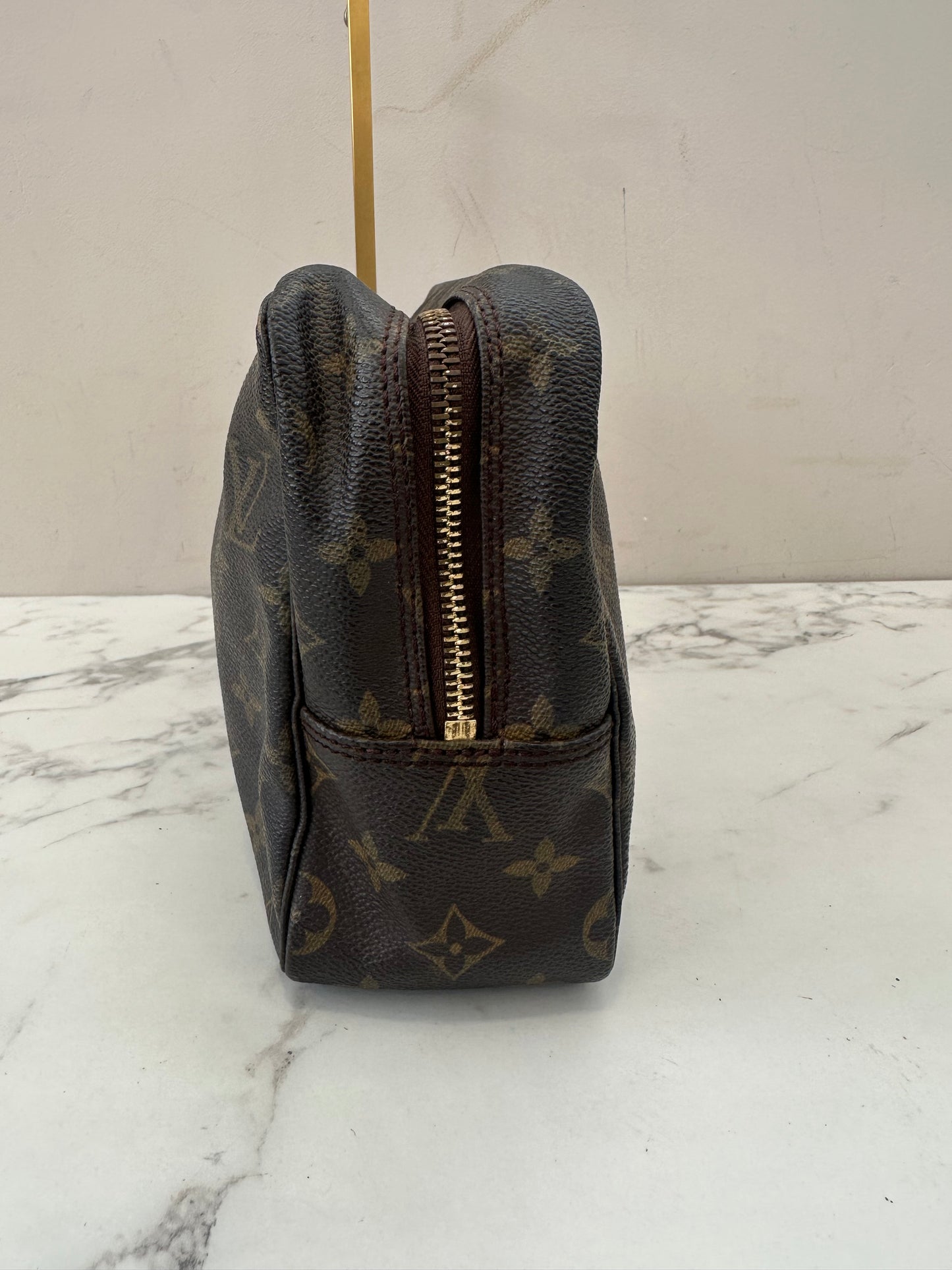 Louis Vuitton Trousse Toilette 28
