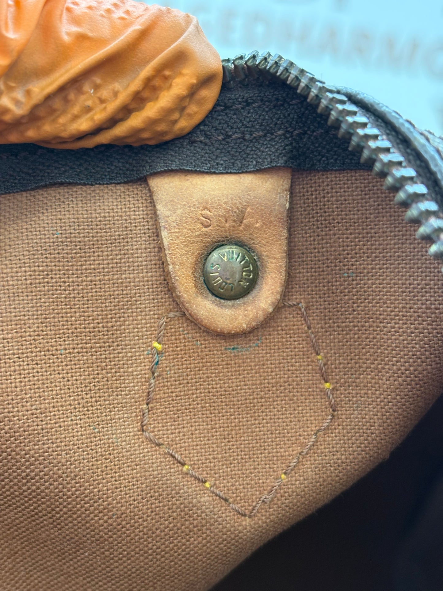 018773 - Louis Vuitton Speedy 40
