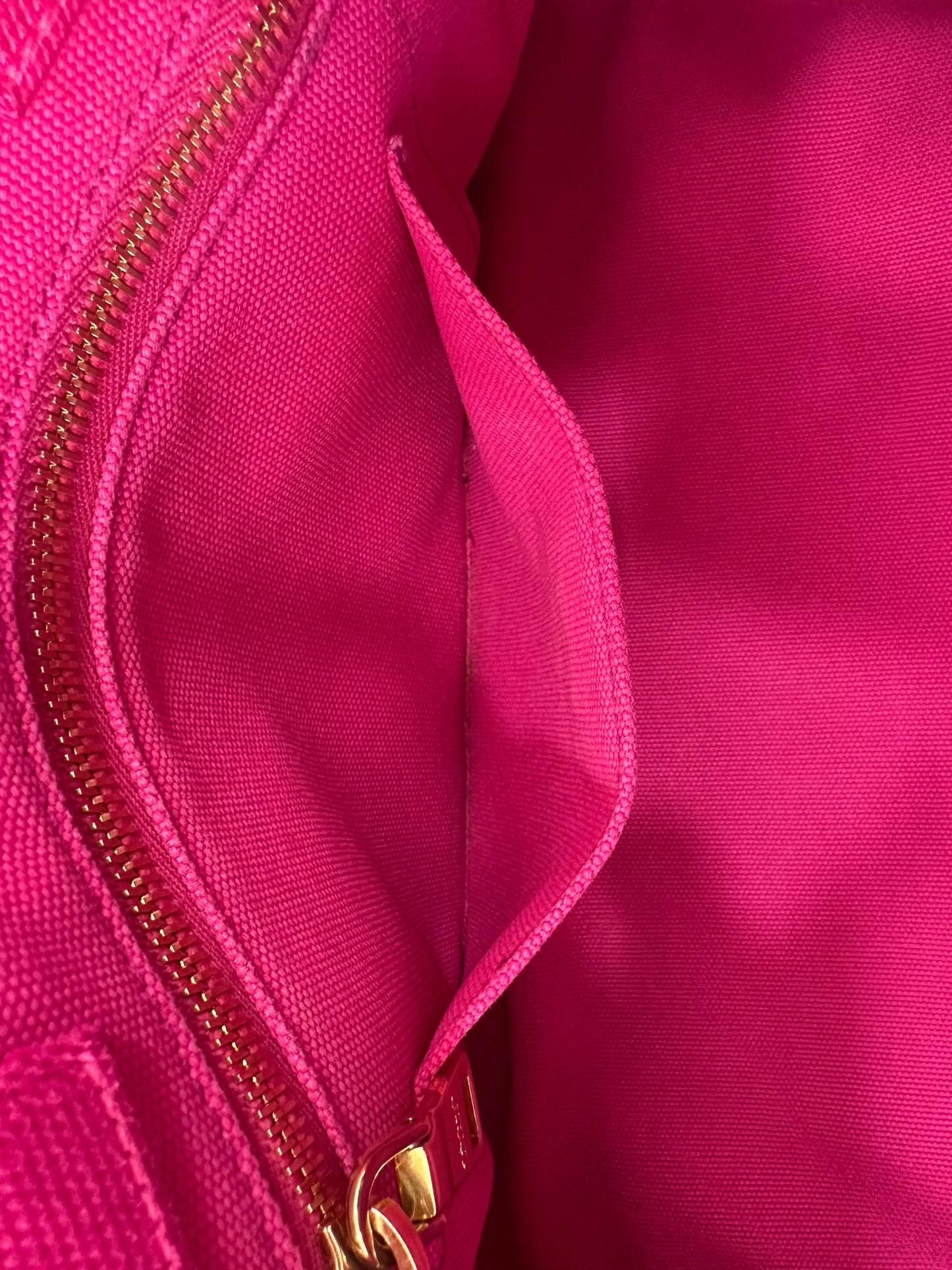 Prada Pink Denim Canapa