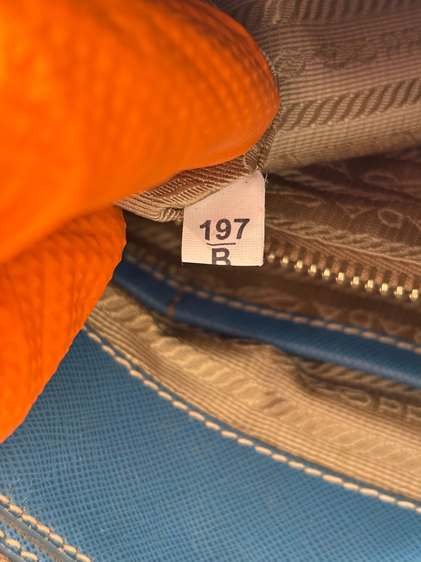 383517 - Prada Bag