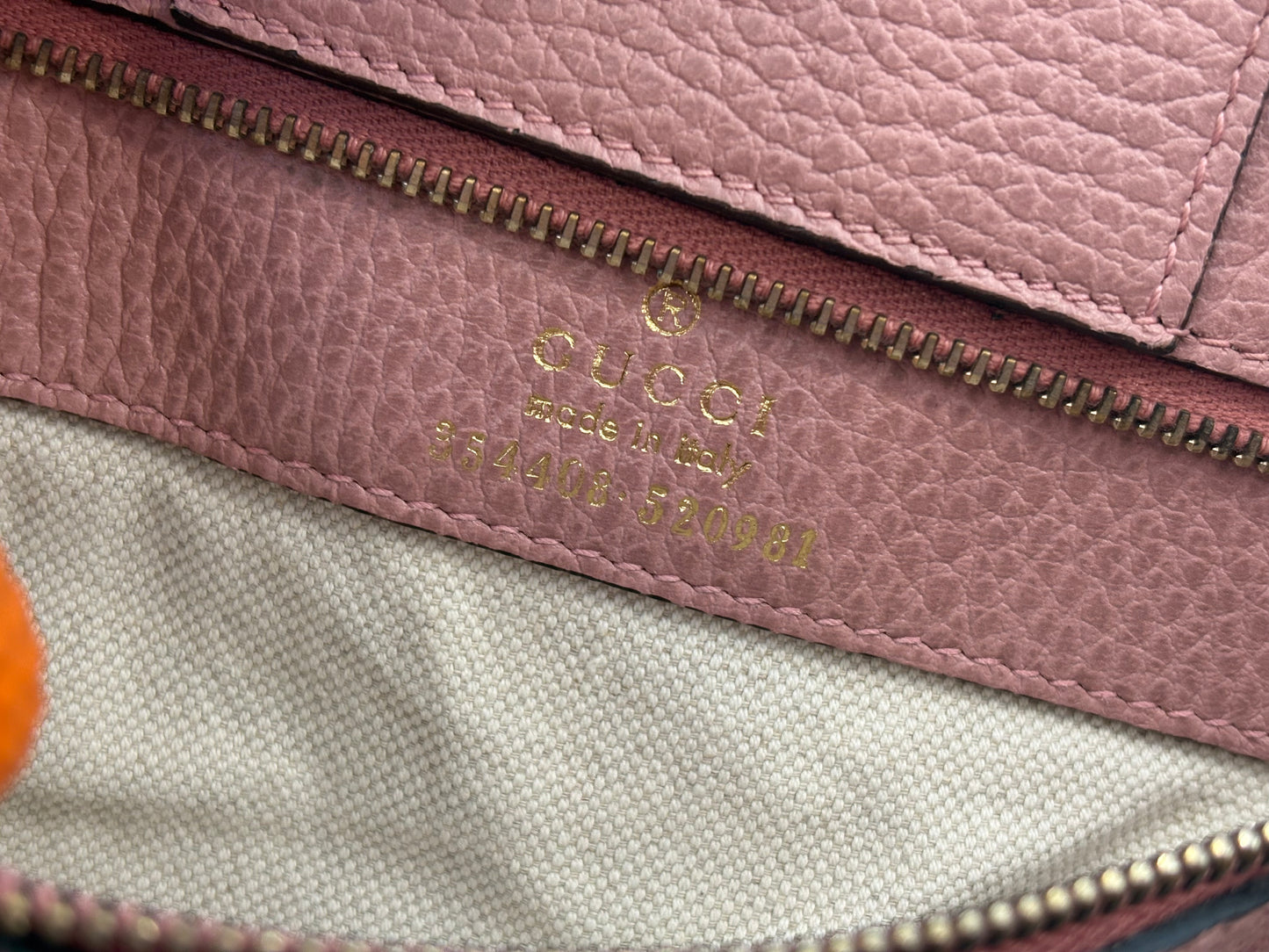 383907 - Gucci Swing