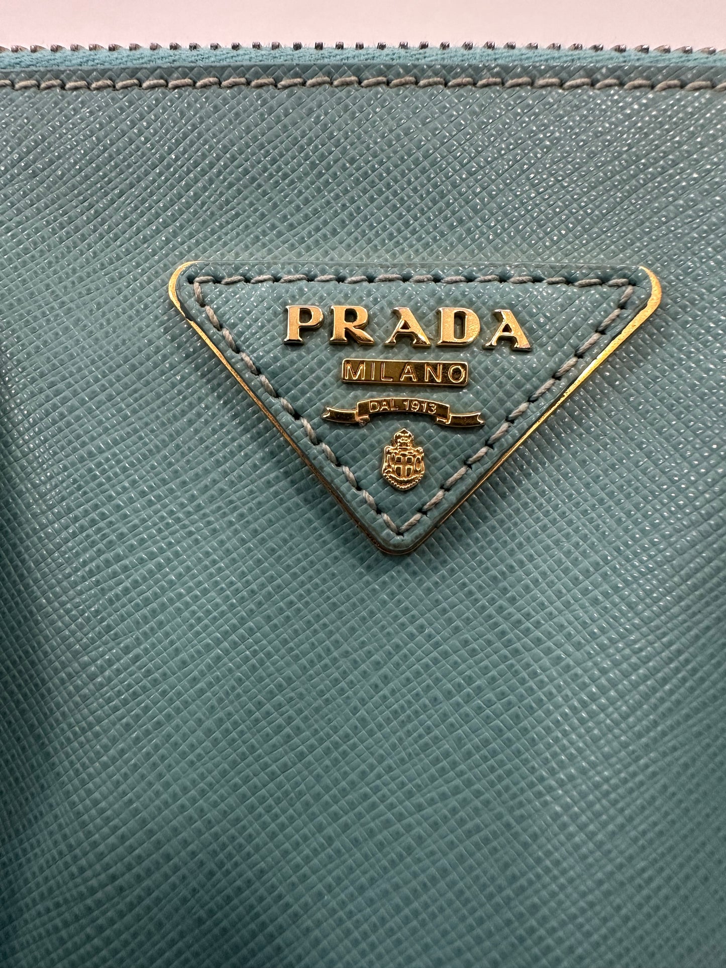 382952 - Prada Galleria