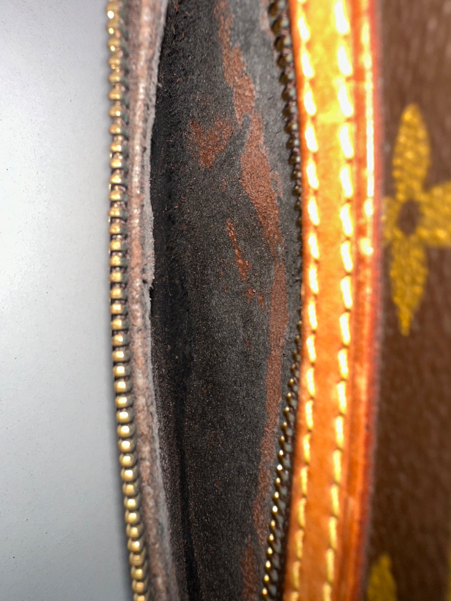 Louis Vuitton Saint German 24