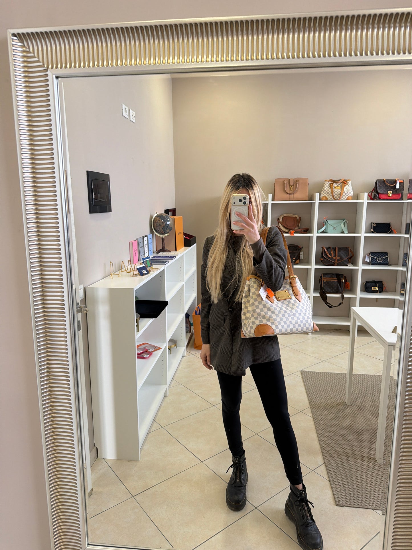 382685 - Louis Vuitton Hampstead
