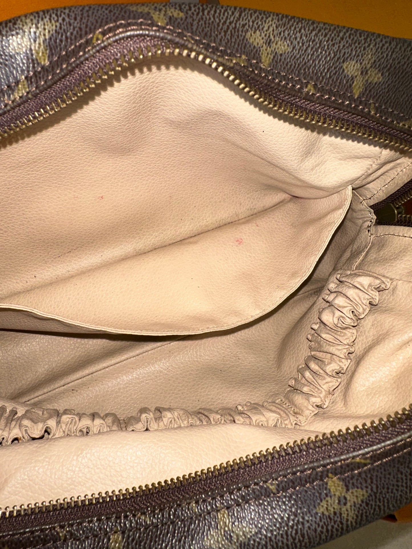 Louis Vuitton Trousse 28