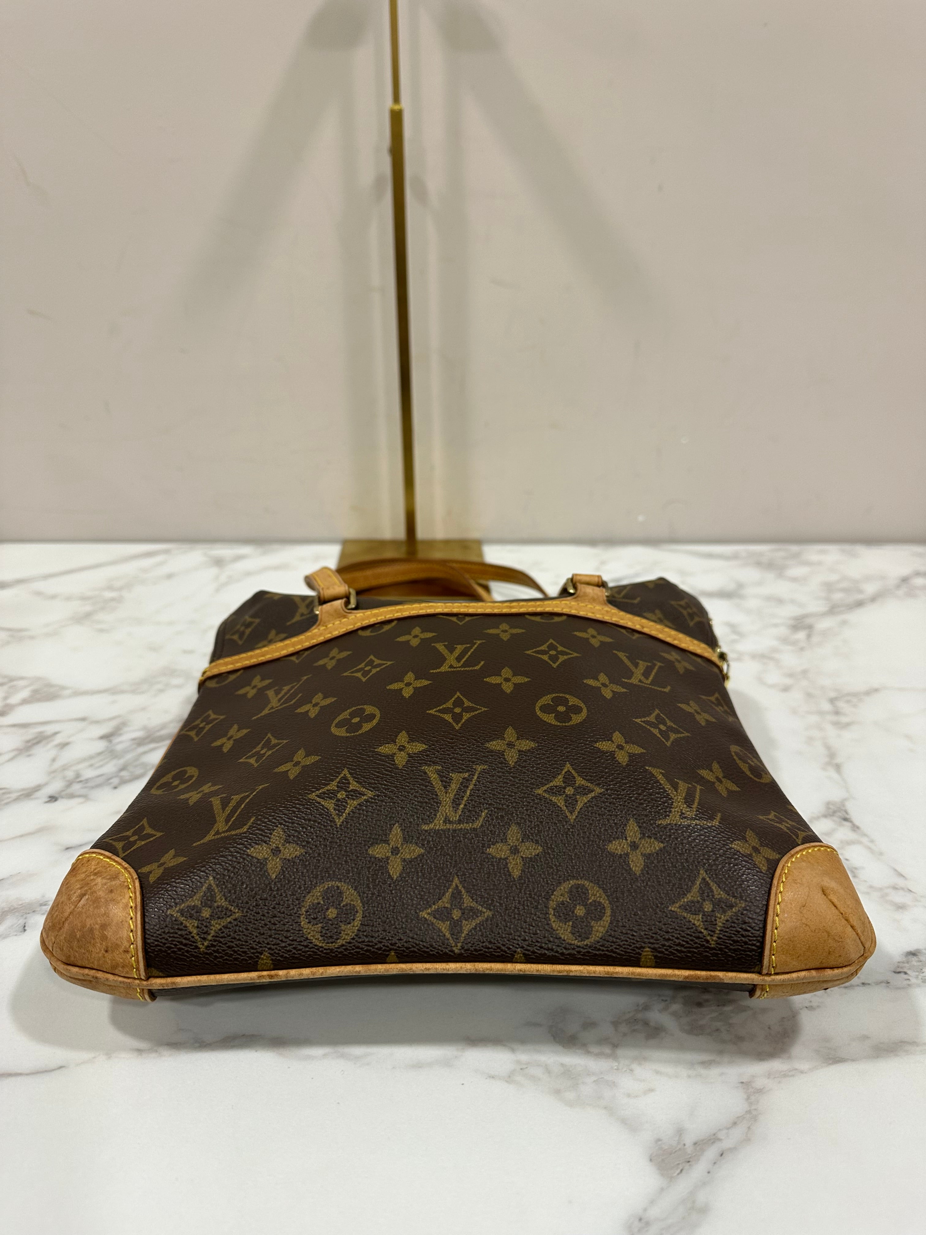 Louis Vuitton Coussin GM