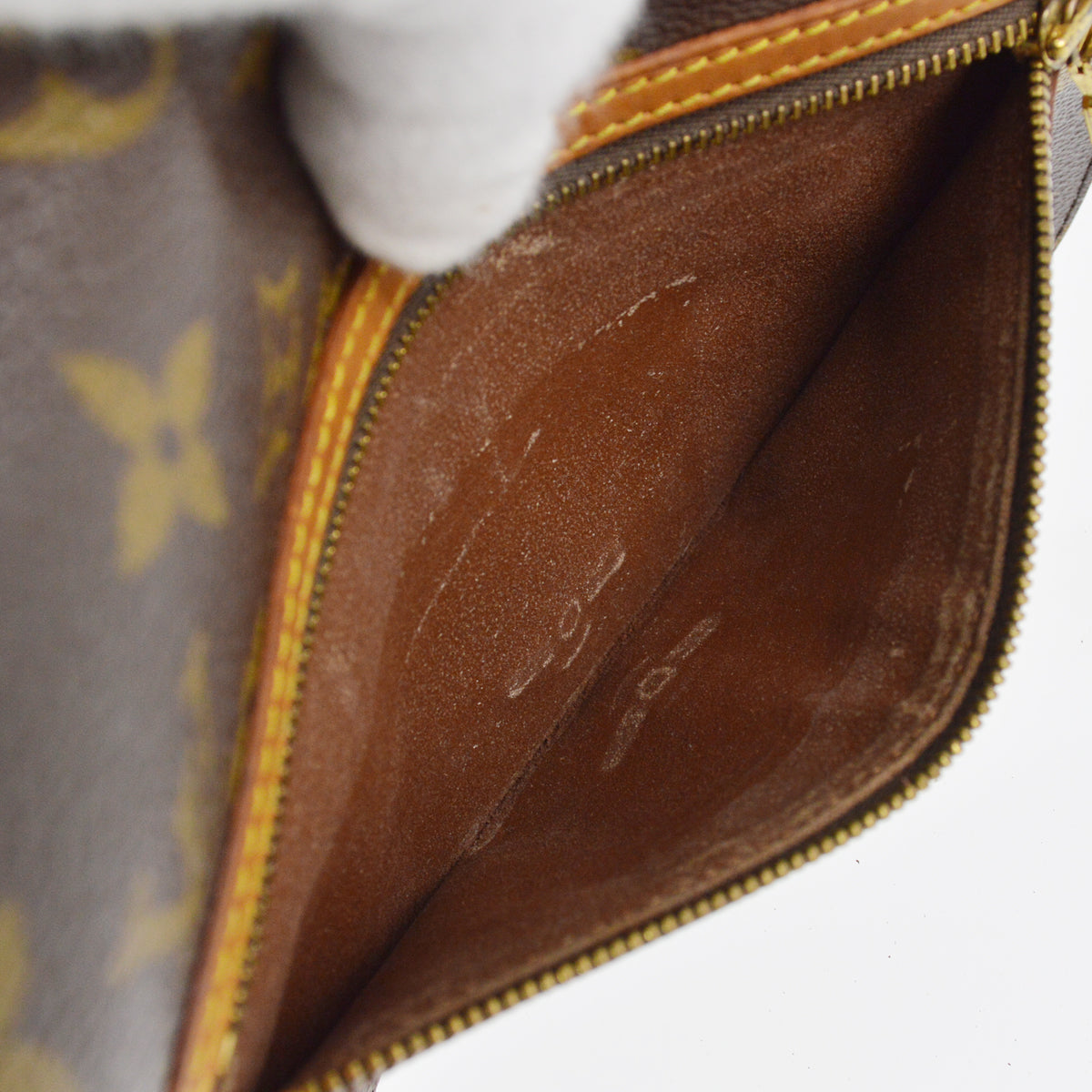 Louis Vuitton Saint German 24