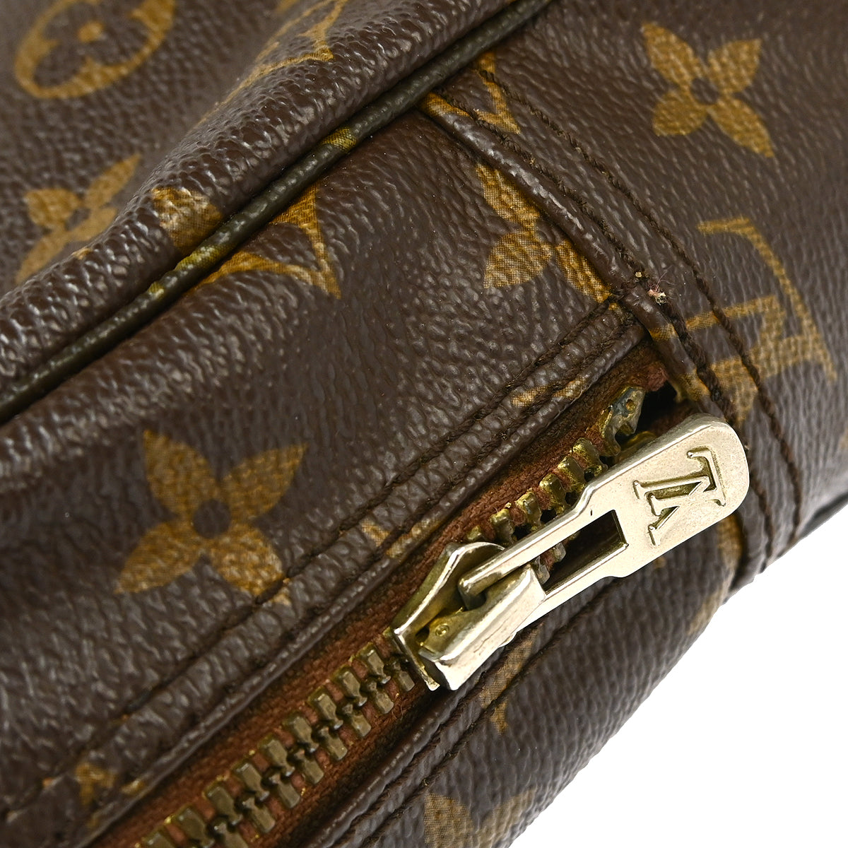 Louis Vuitton Trousse 28