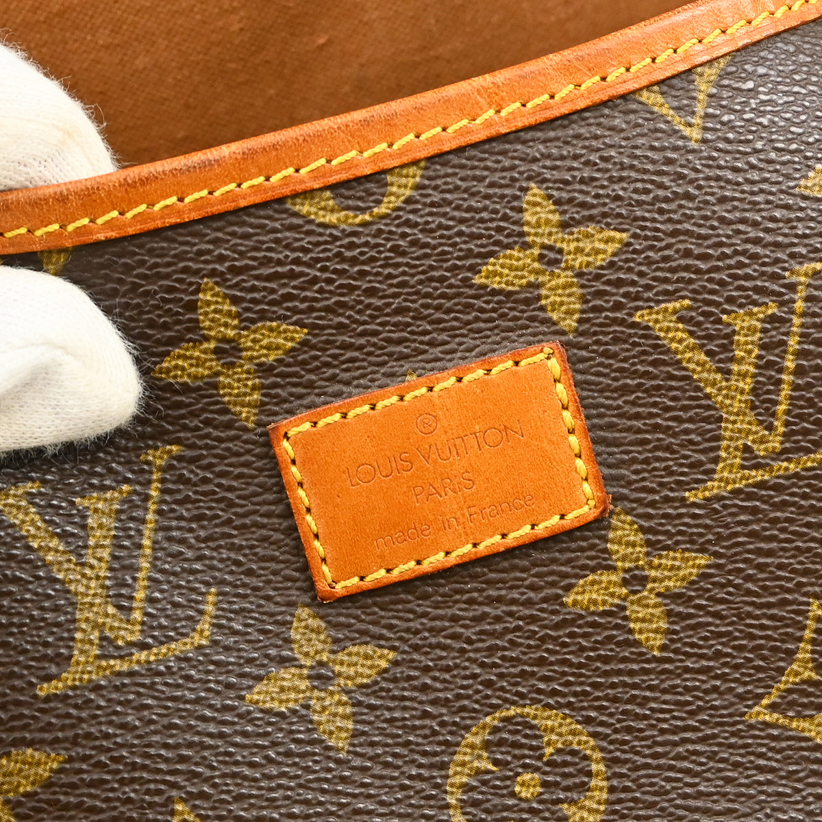 Louis Vuitton Samur 35