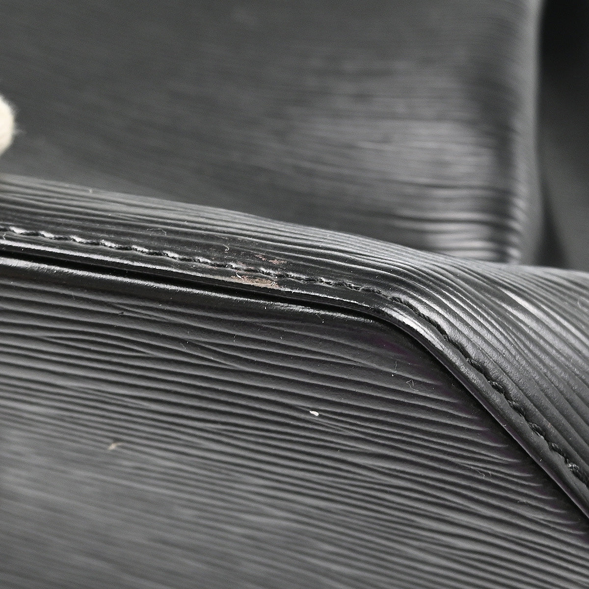 Louis Vuitton Sac Epi Depaule