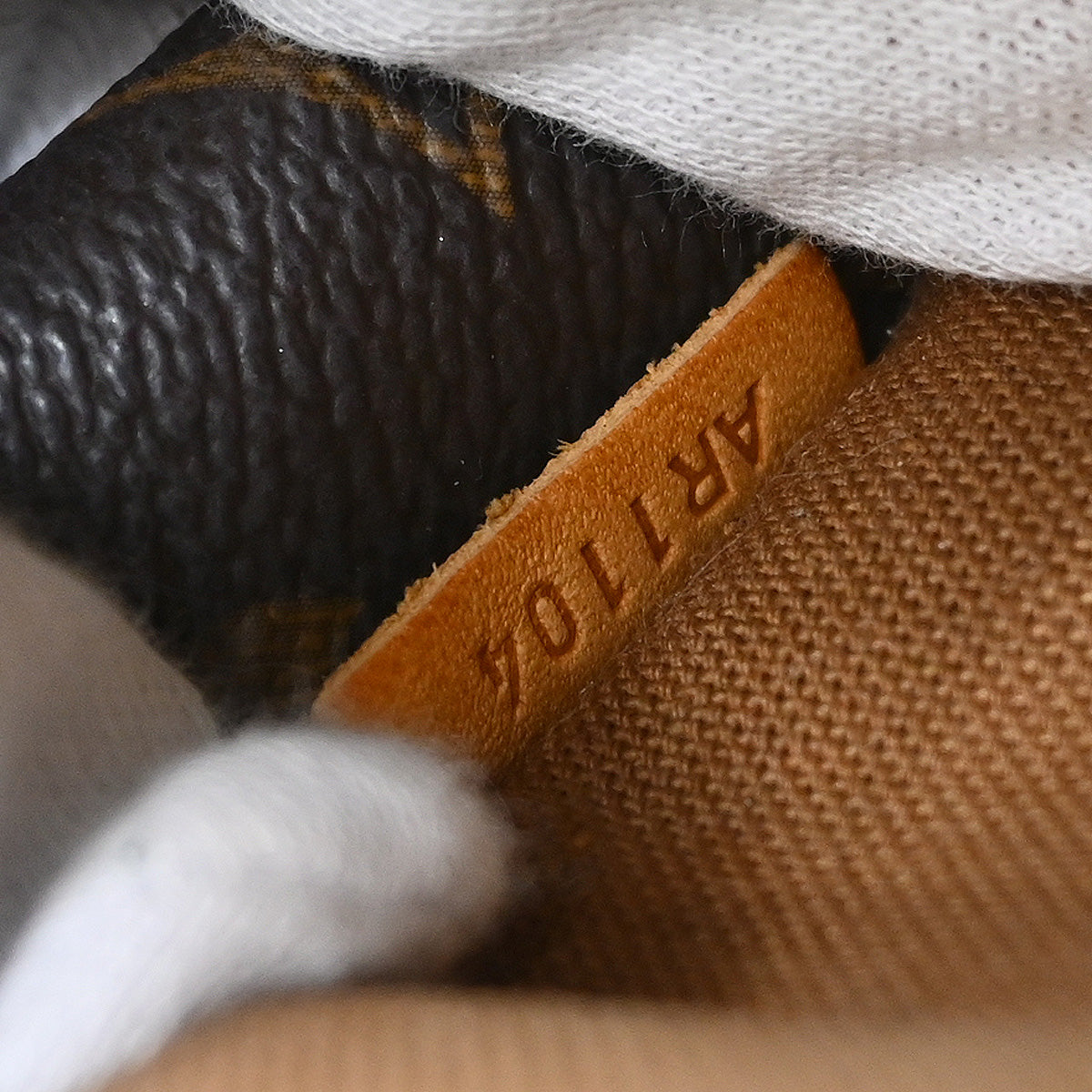 Louis Vuitton Totally MM