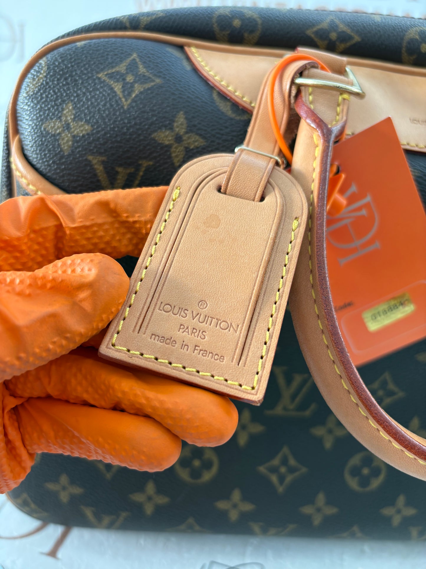 018884 - Louis Vuitton Deauville