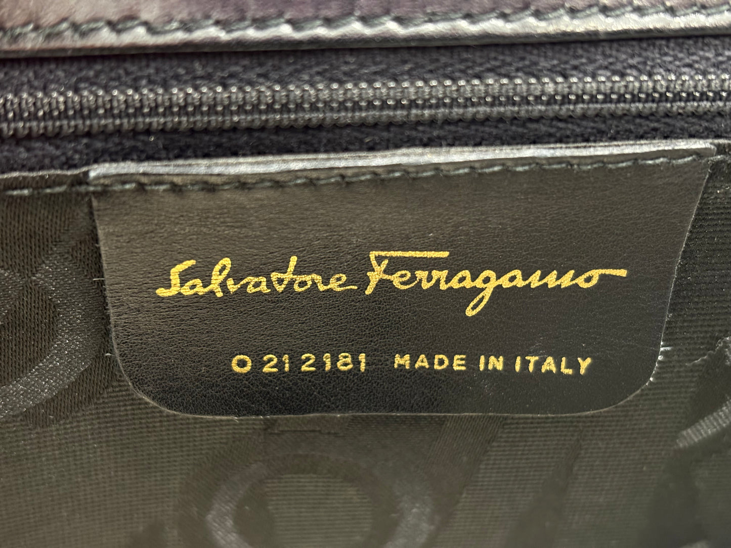 018195 - Salvatore Ferragamo Black Gancini