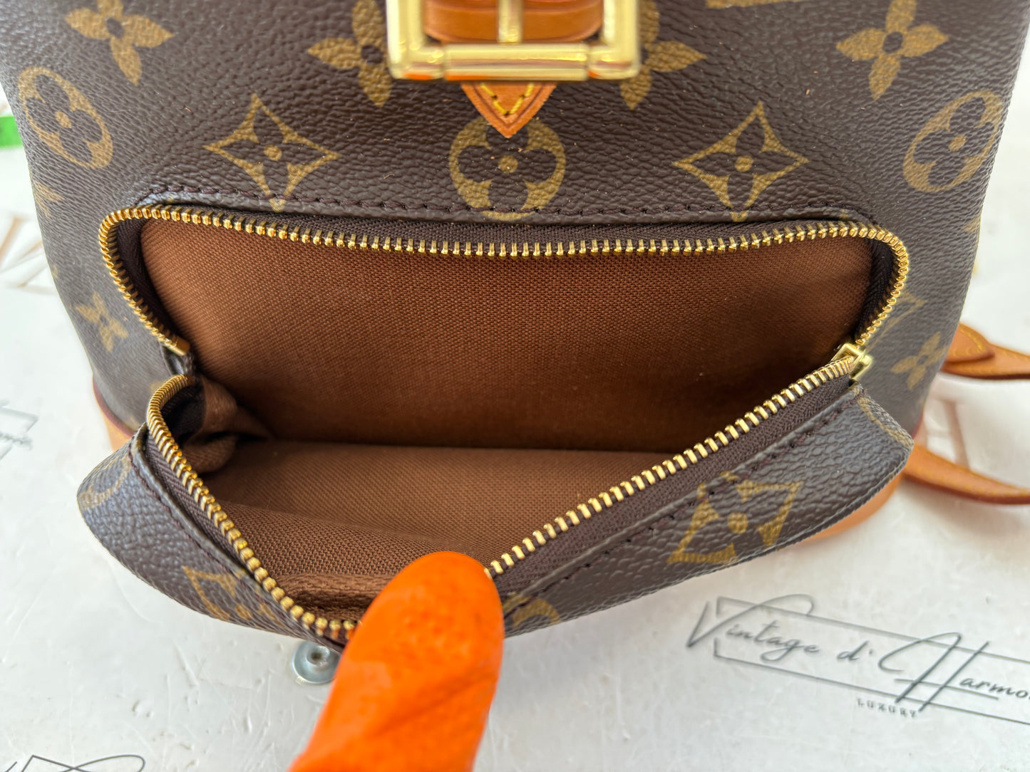 018347 - Louis Vuitton Montsouris MM