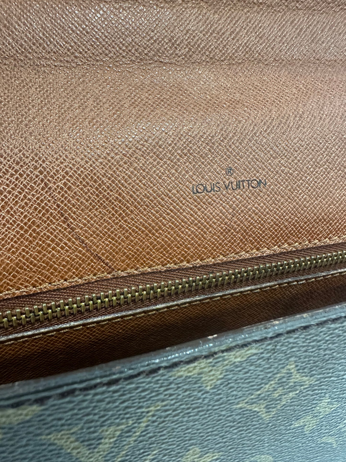 Louis Vuitton Porte Documents Band