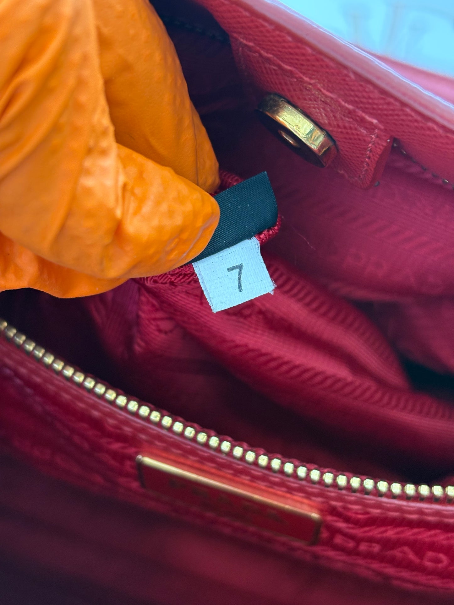 384300 - Prada Galleria Red