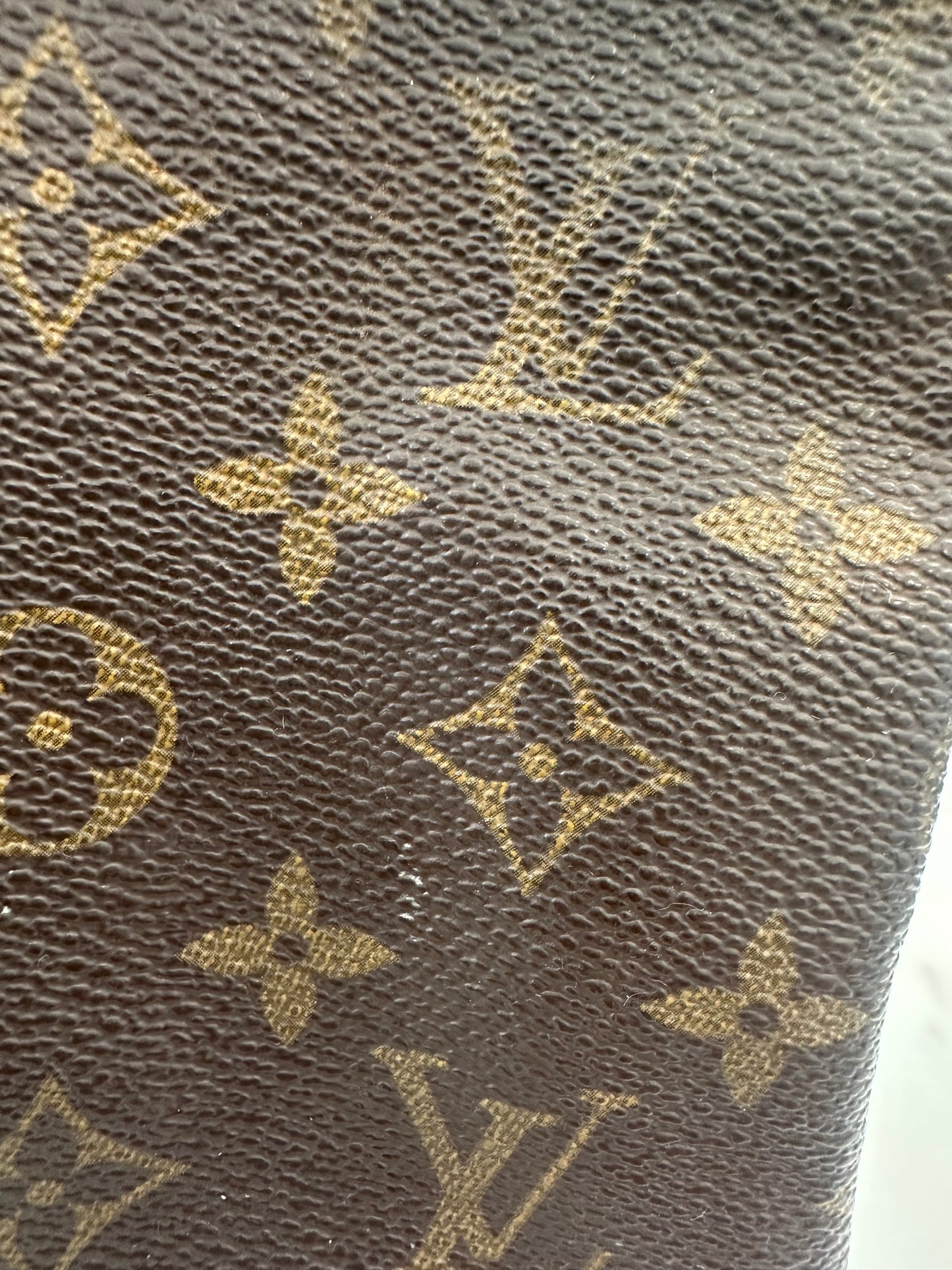 Louis Vuitton Trousse Toilette 23