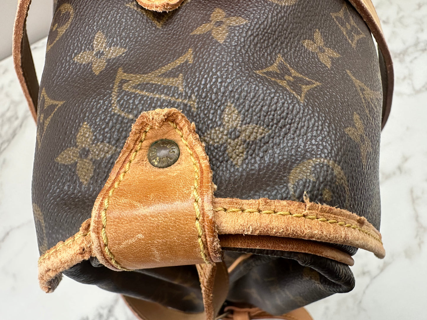 Louis Vuitton Saumur 43