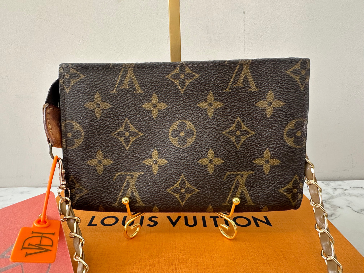 Louis Vuitton Pochette Bucket