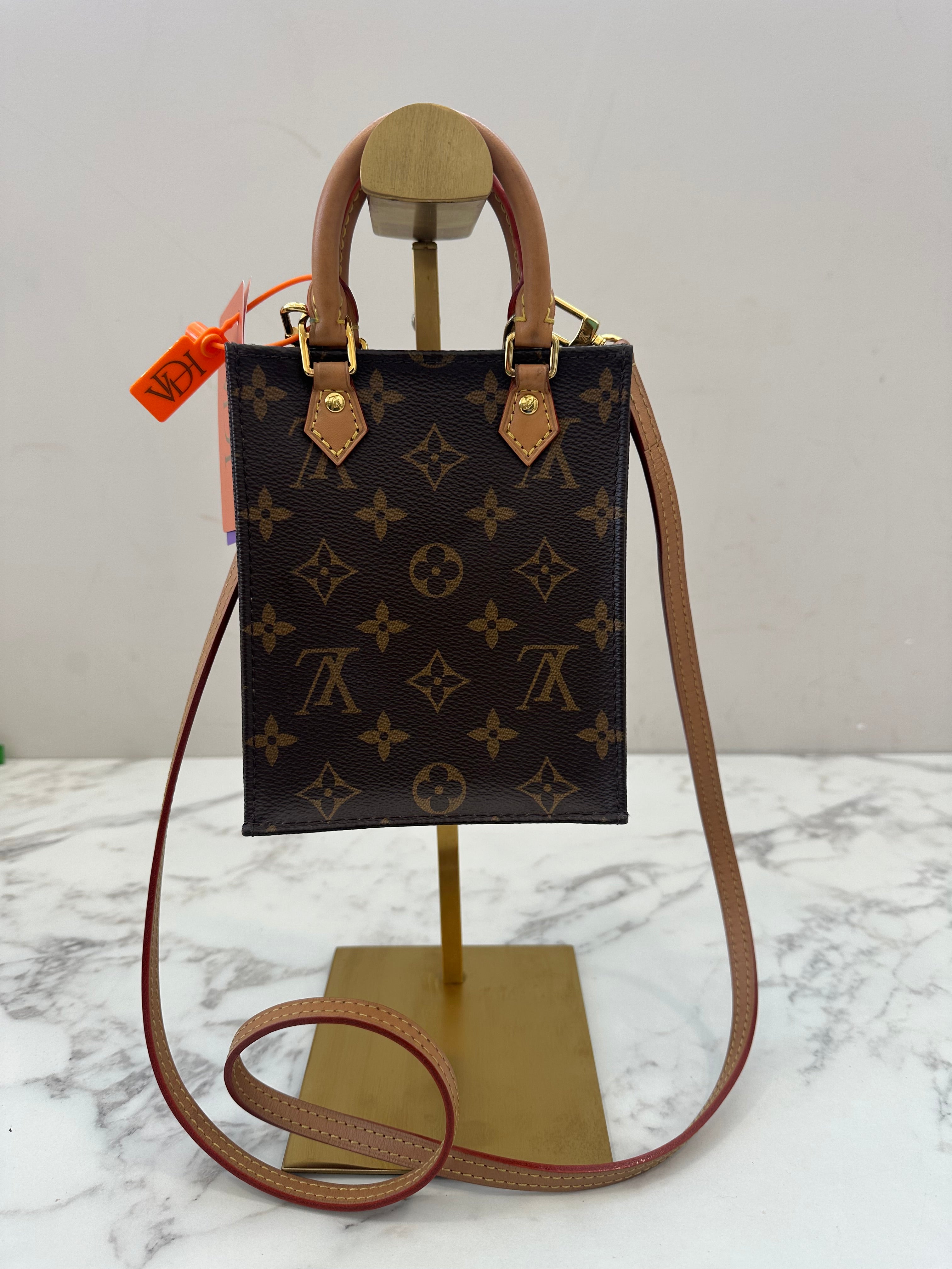 Louis Vuitton Petite Sac Plat