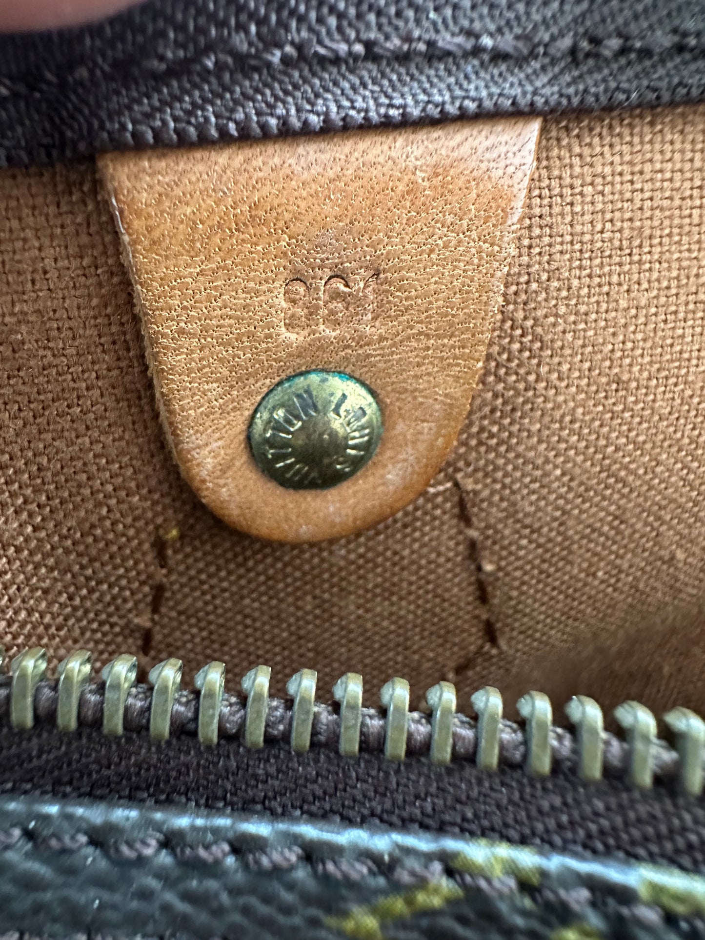 Louis Vuitton Speedy 35
