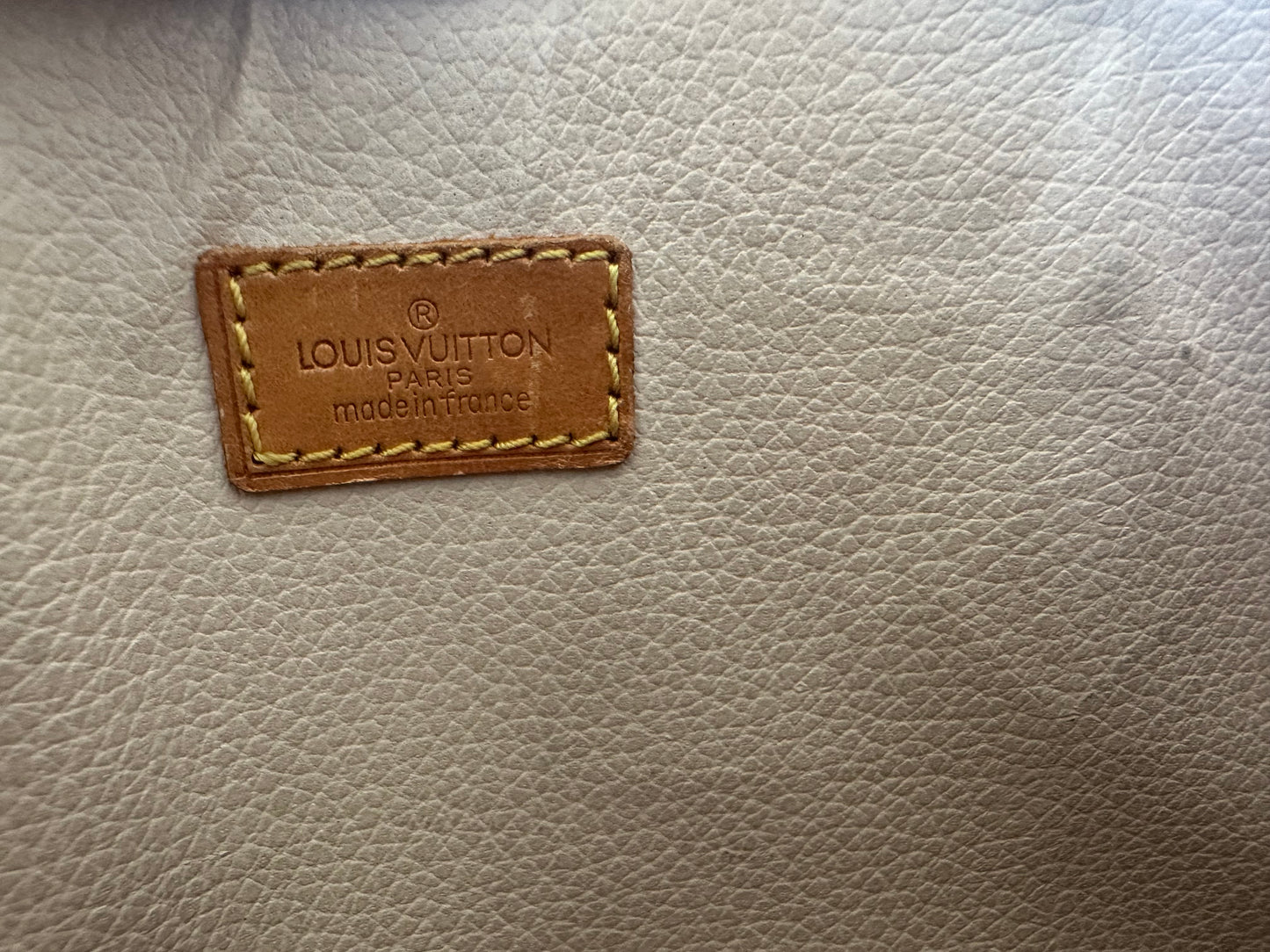 Louis Vuitton Sac Plat