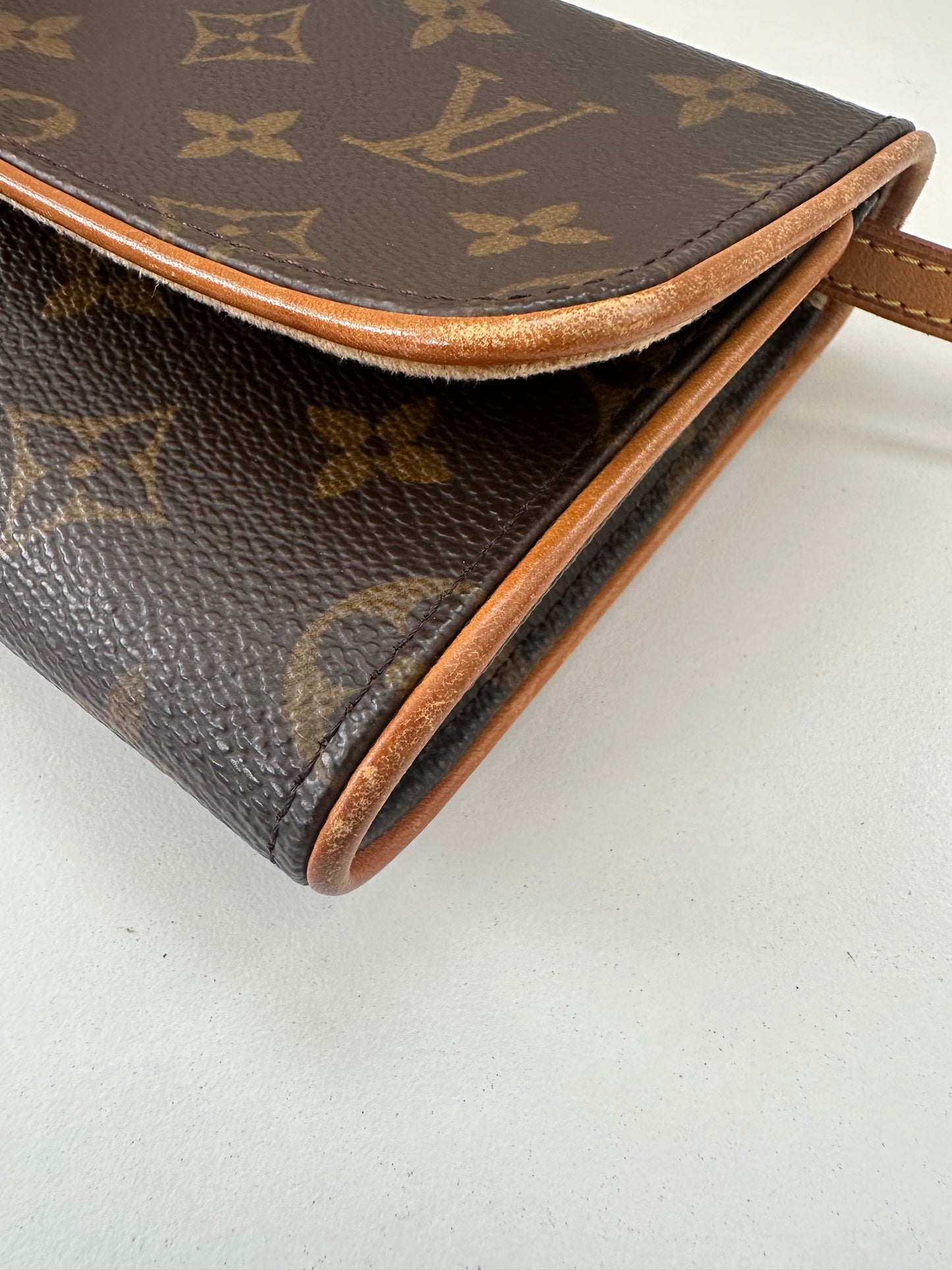 Louis Vuitton Pochette Twin Gm