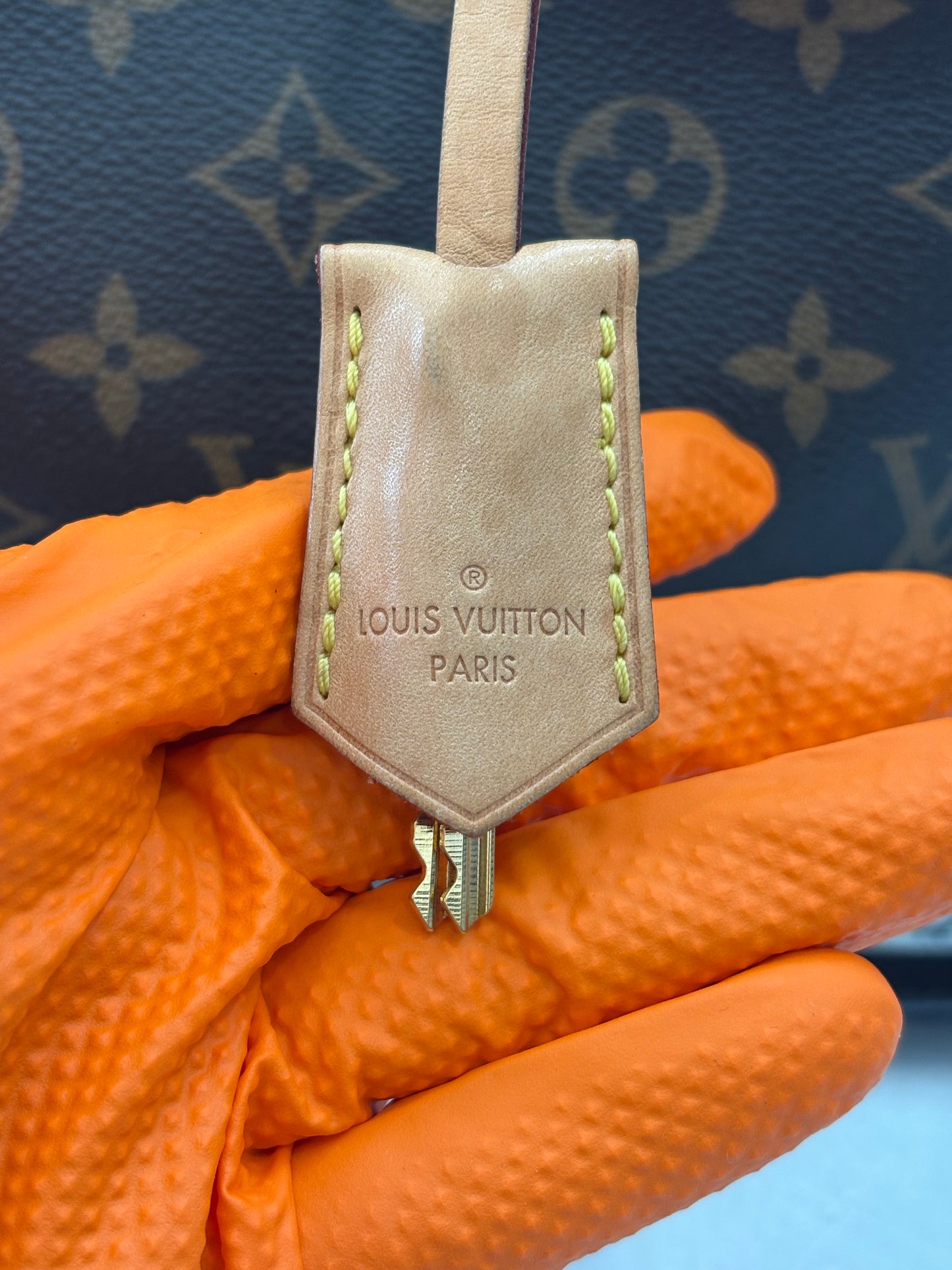 384104 - Louis Vuitton Montaigne