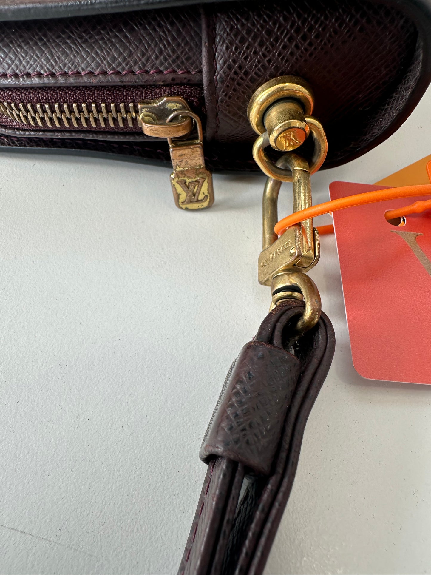 Louis Vuitton Pochette Taiga