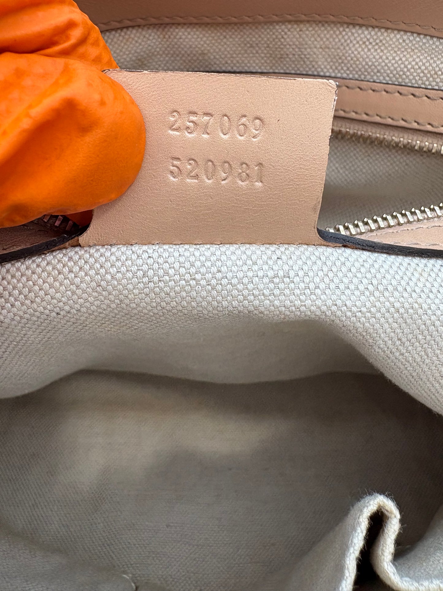 382769 - Gucci Lovely
