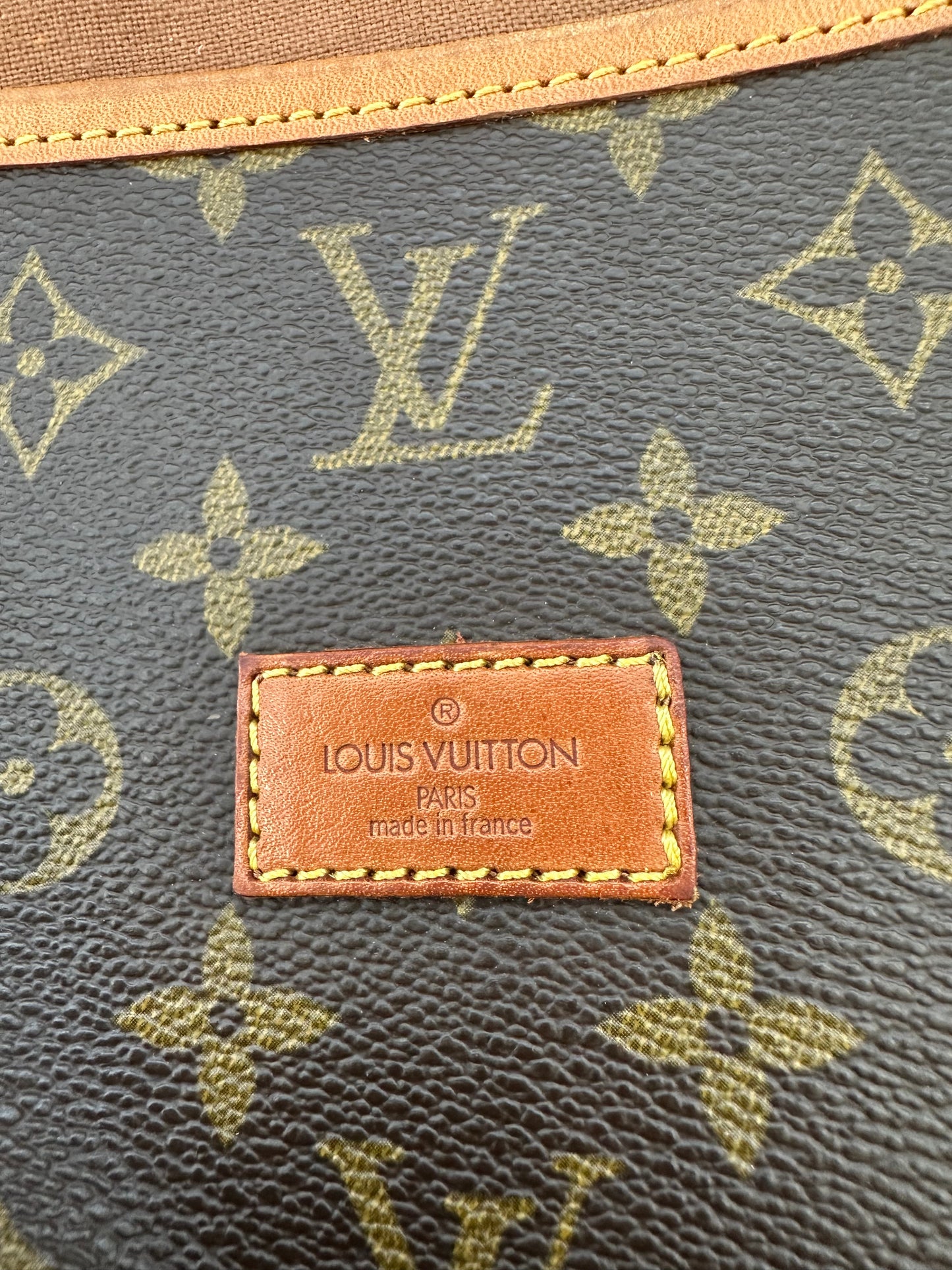 Louis Vuitton Saumur 43