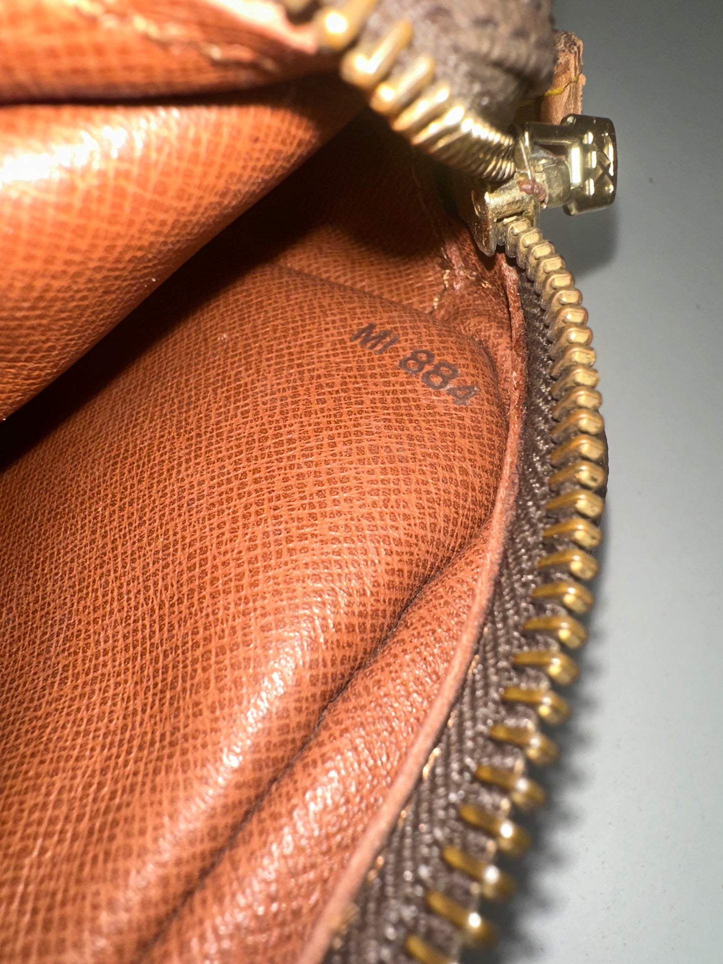 Louis Vuitton Saint German 24