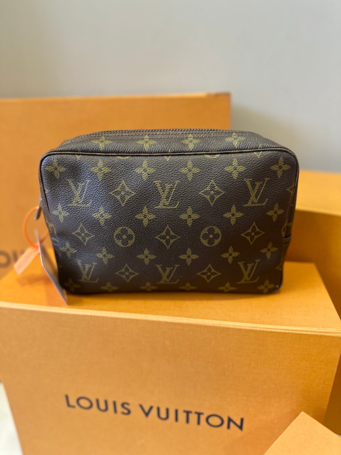 Louis Vuitton Trousse 23