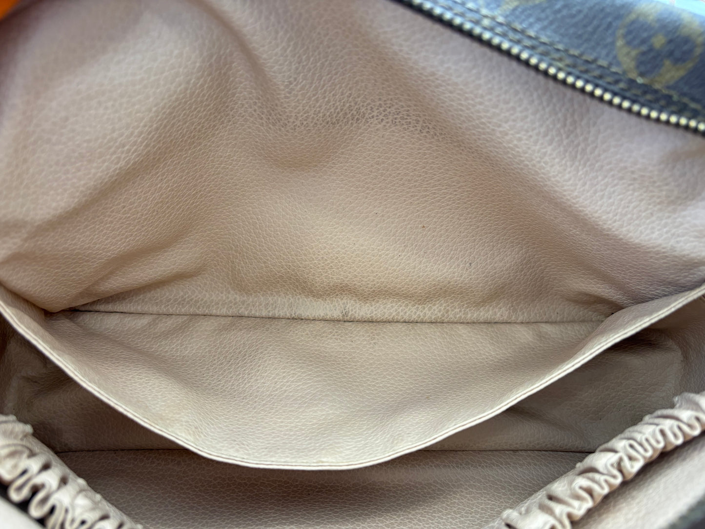 017737 - Louis Vuitton Trousse Toilette 28