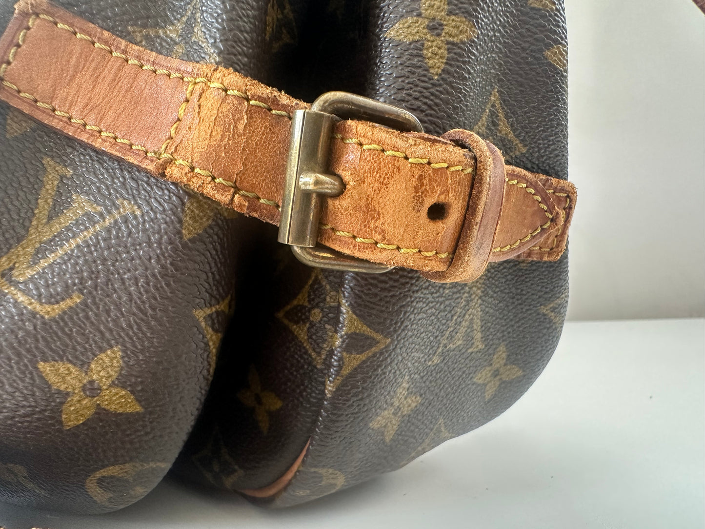 Louis Vuitton Saumur35