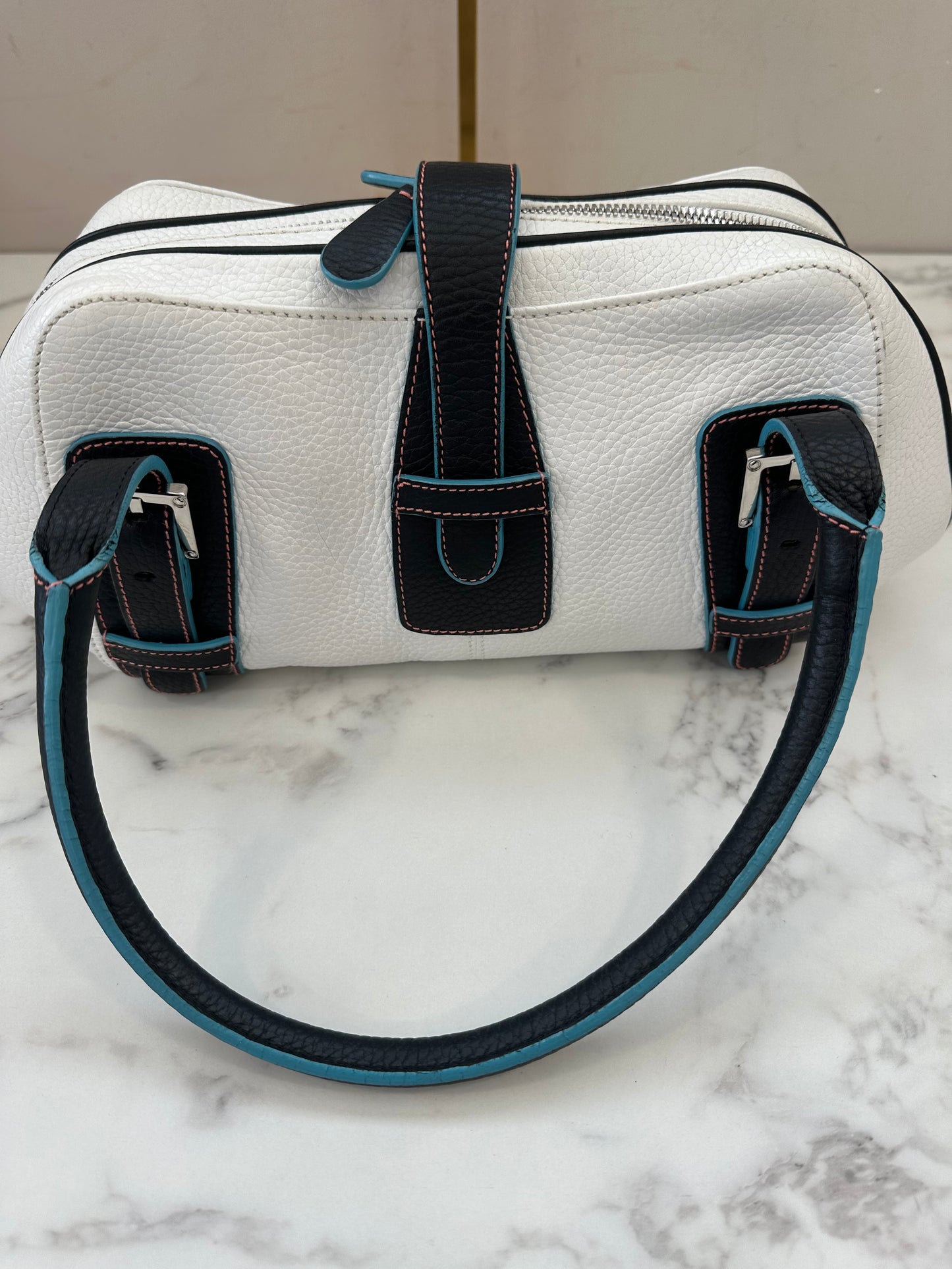 Loewe White