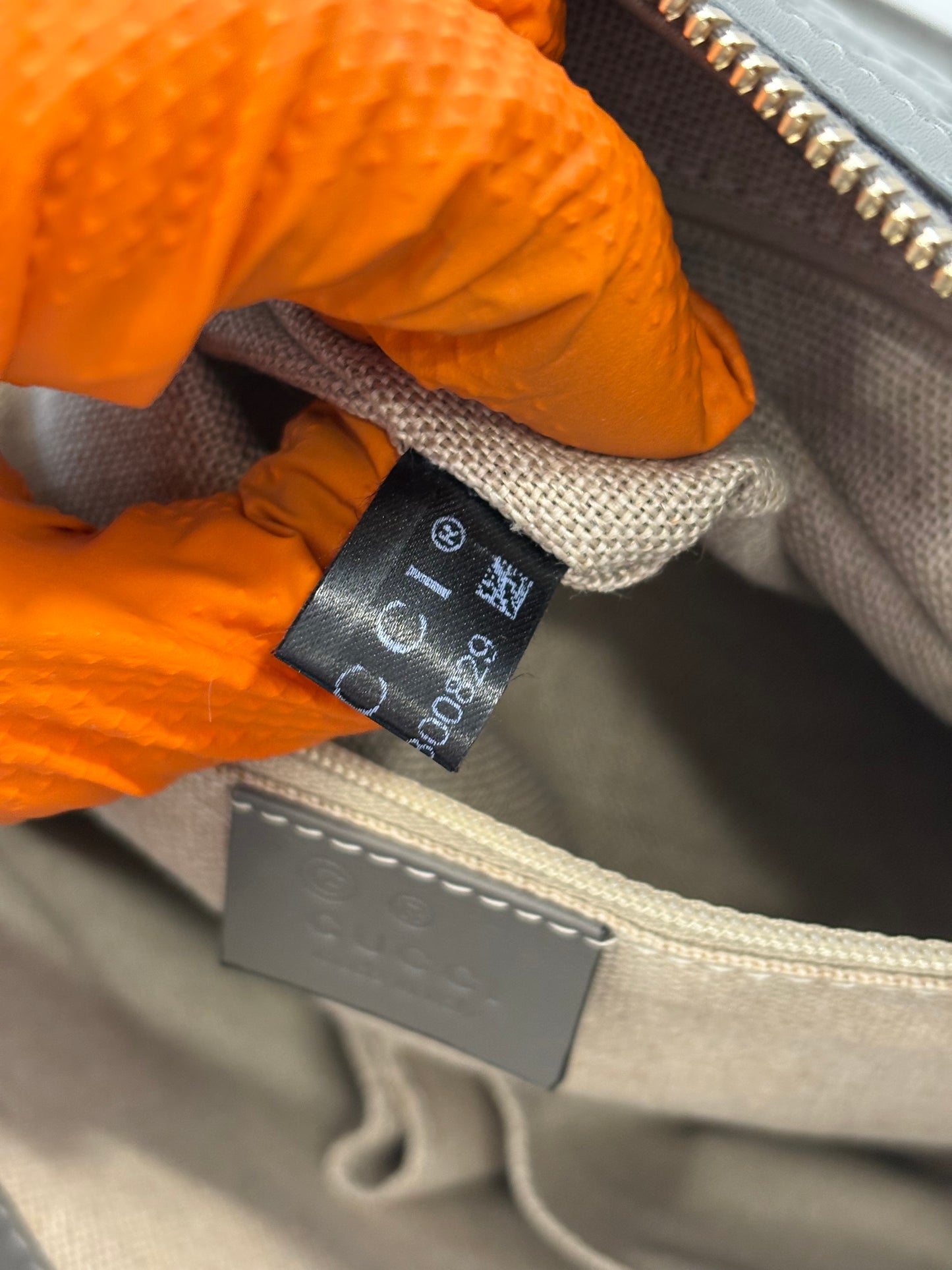 383685 - Gucci Grey