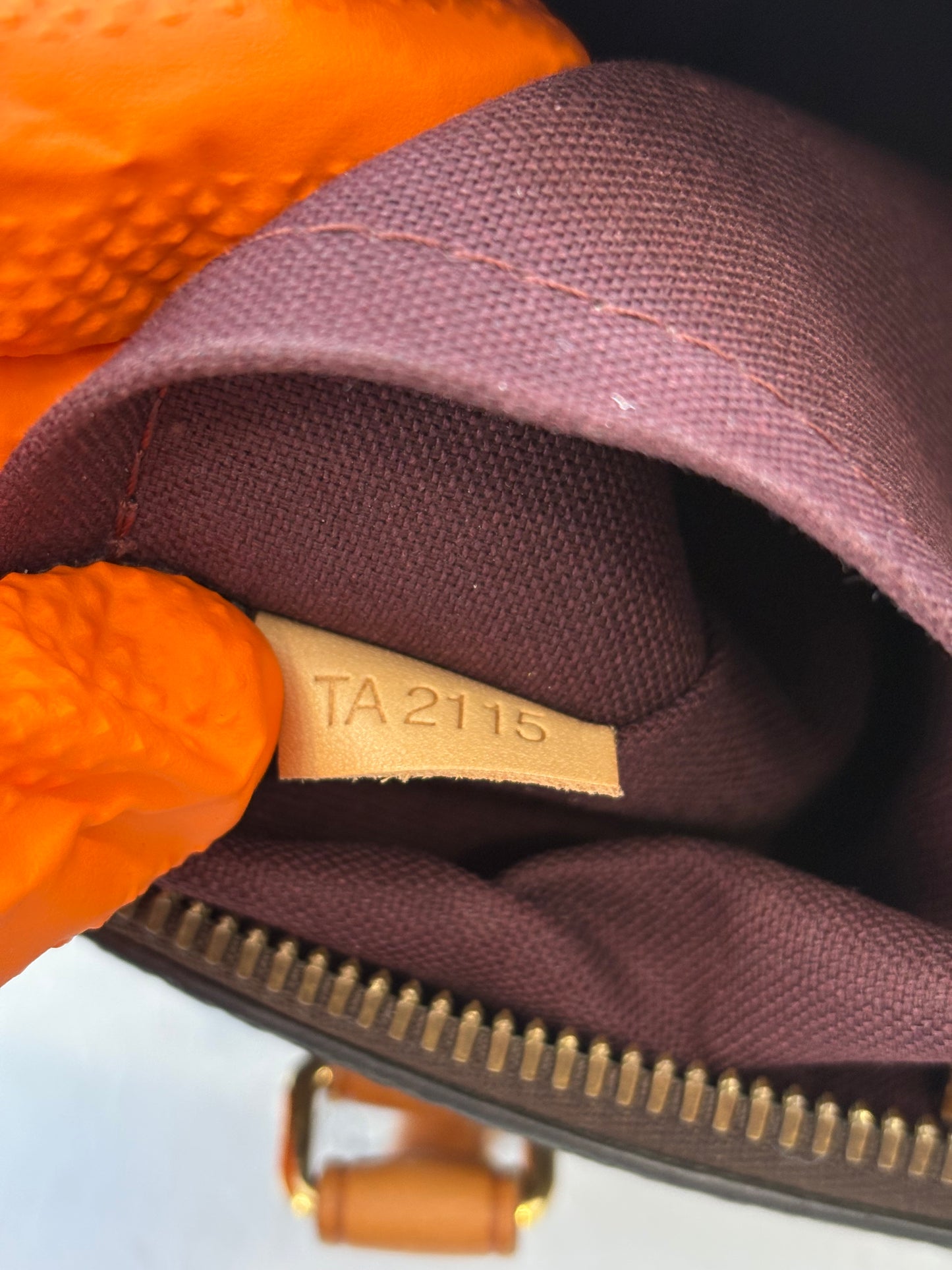 383820 - Louis Vuitton Turenne