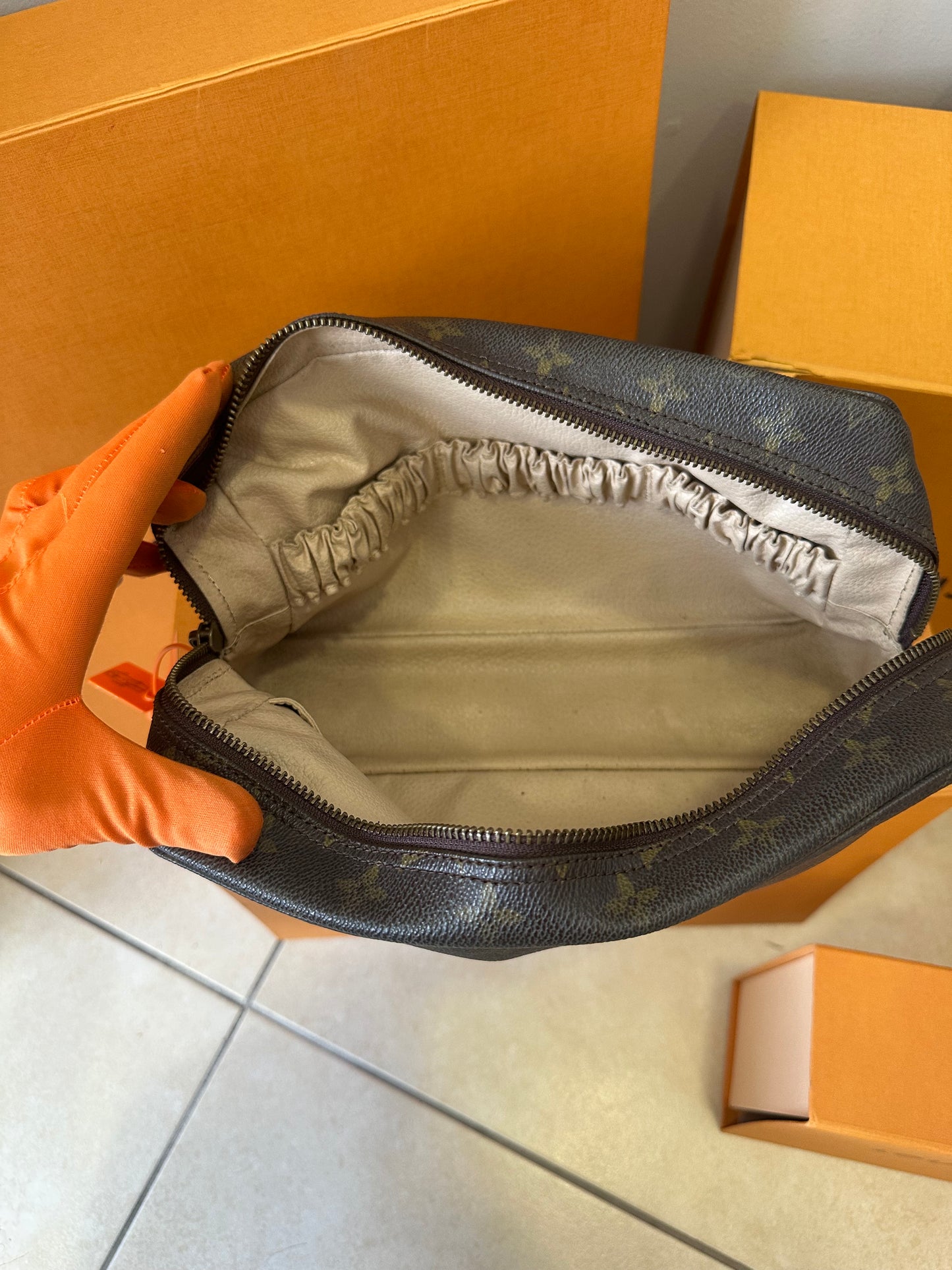 Louis Vuitton Trousse 28