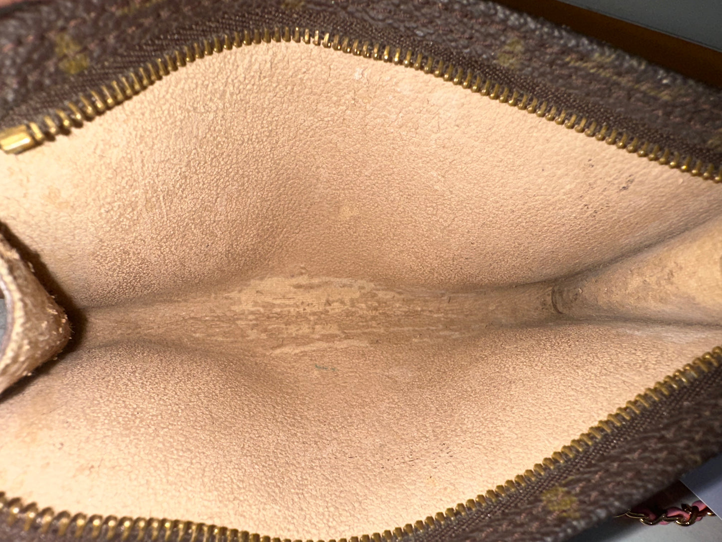 Louis Vuitton Pochette Bucket