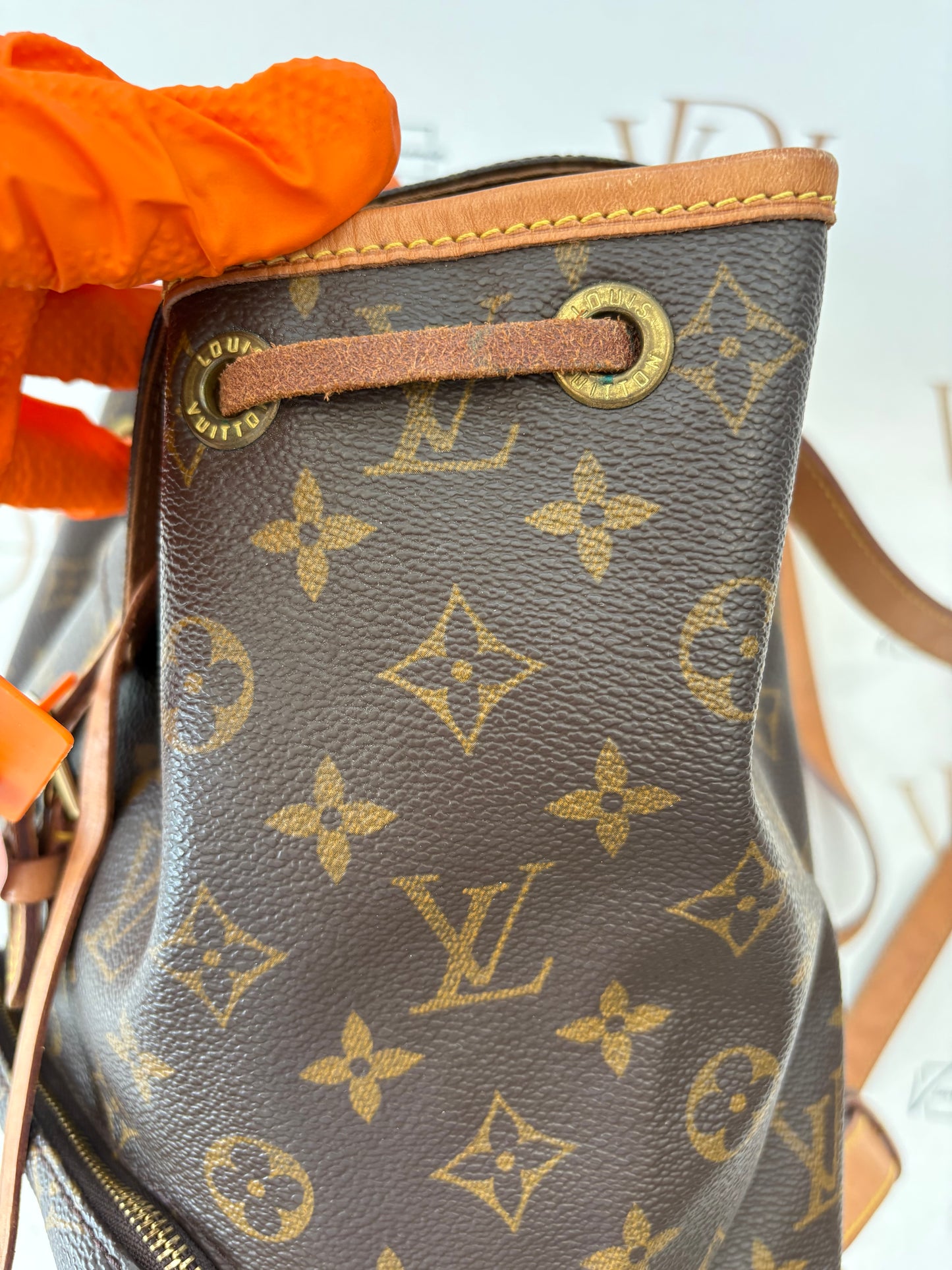 018236 - Louis Vuitton Montsouris