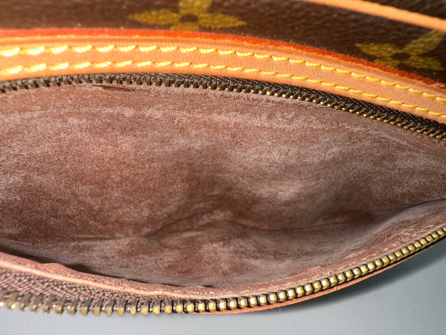 Louis Vuitton Saint German 24