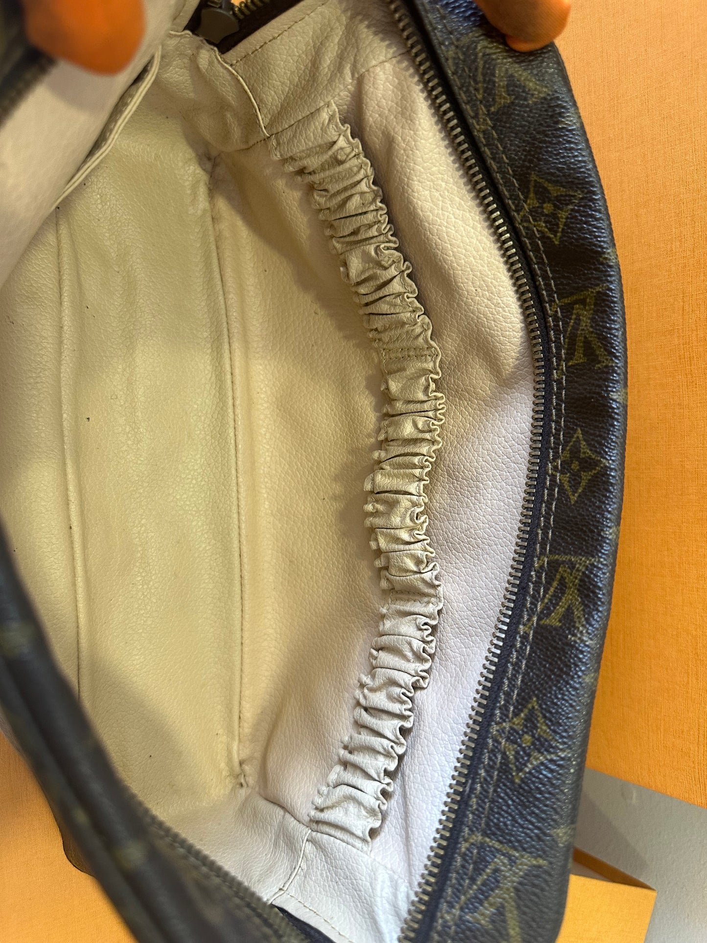 Louis Vuitton Trousse 28