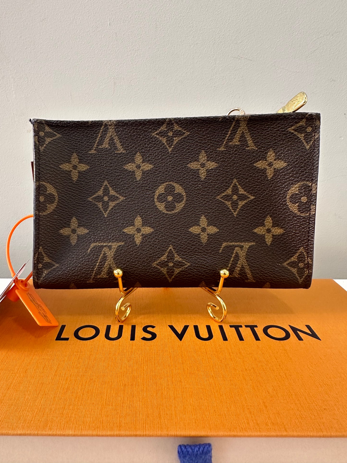 Louis Vuitton Pochette Bucket