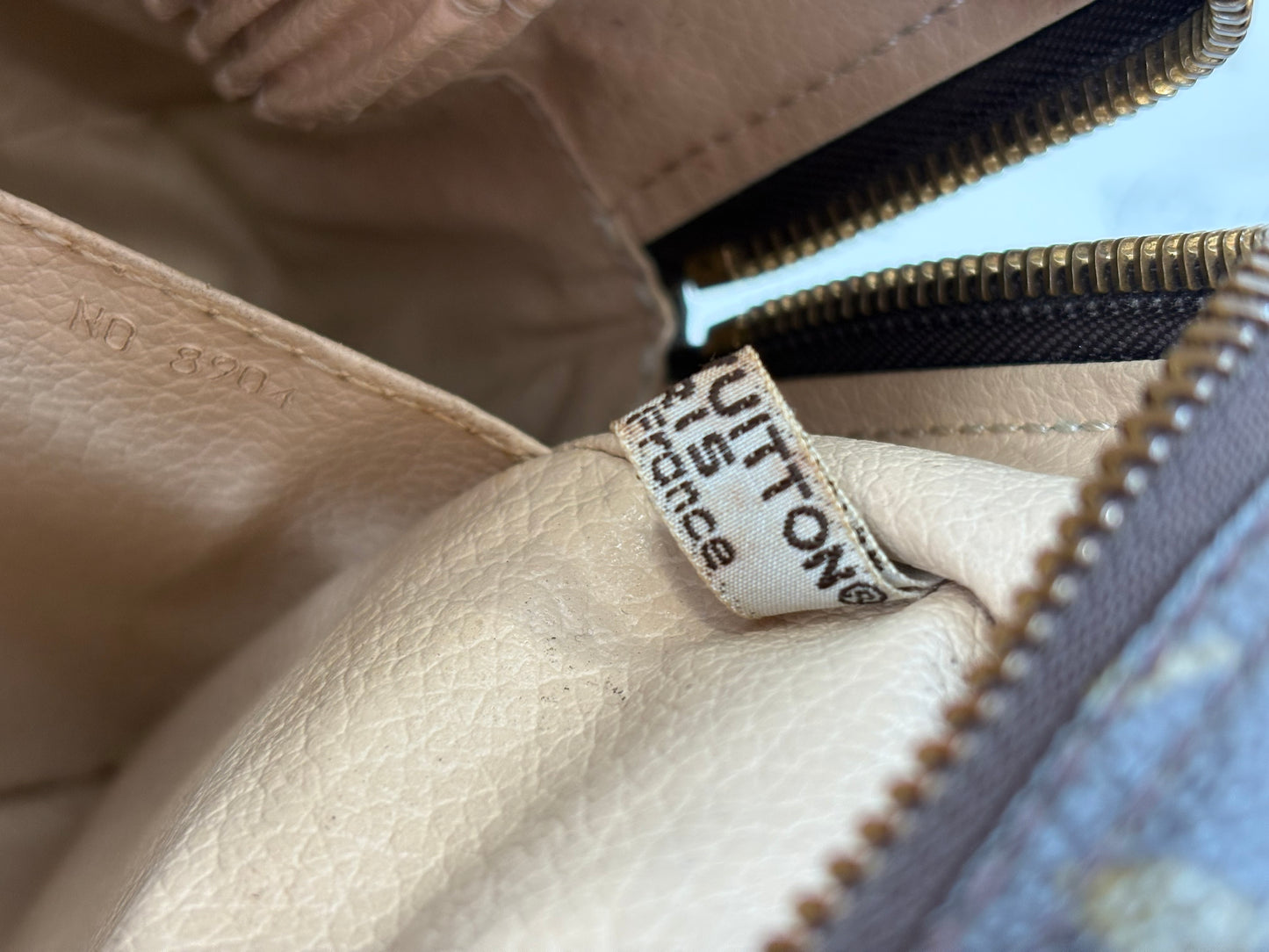 018532 - Louis Vuitton Trousse Toilette 28