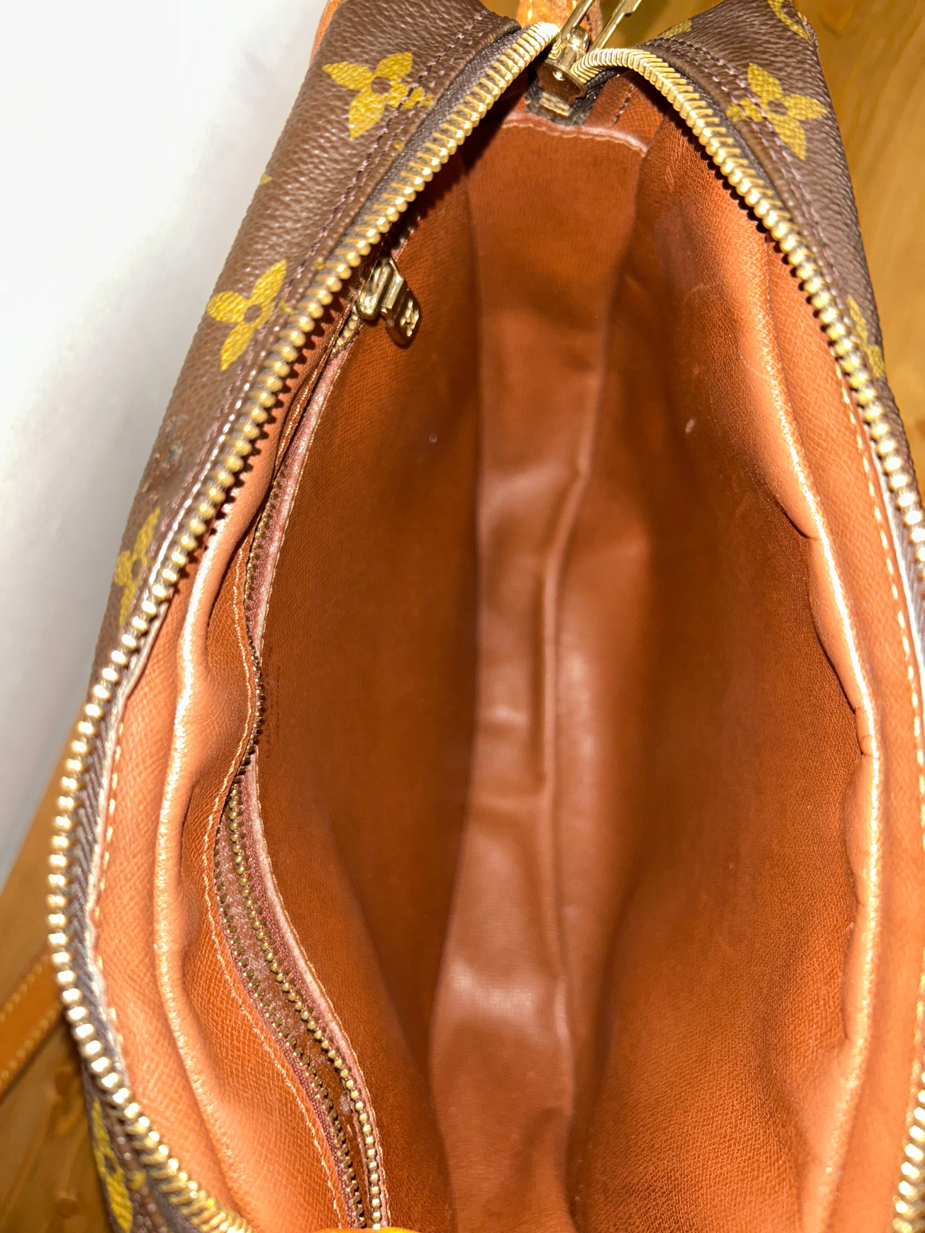 Jeune Fille Louis Vuitton