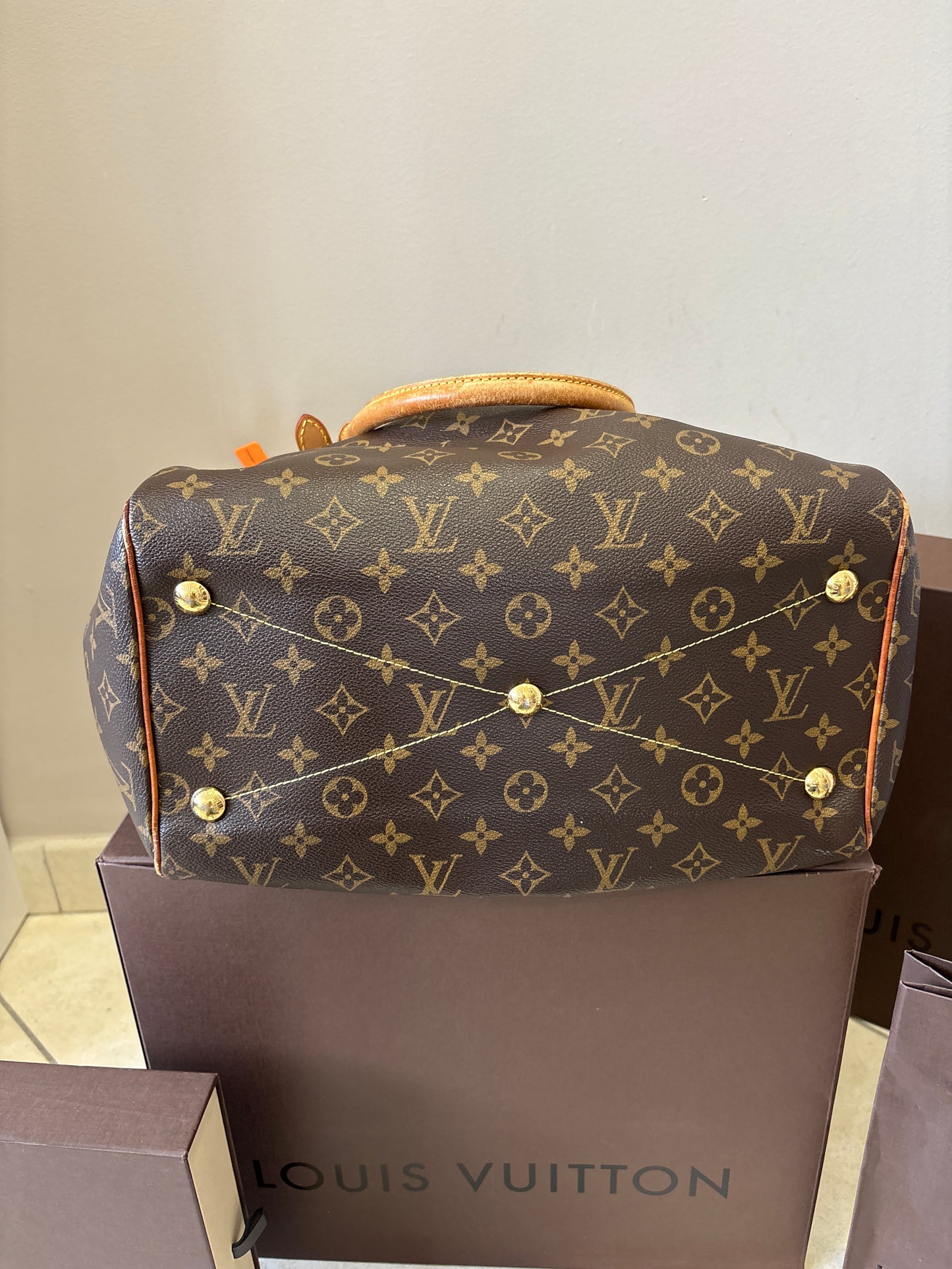 Louis Vuitton Tivoli GM