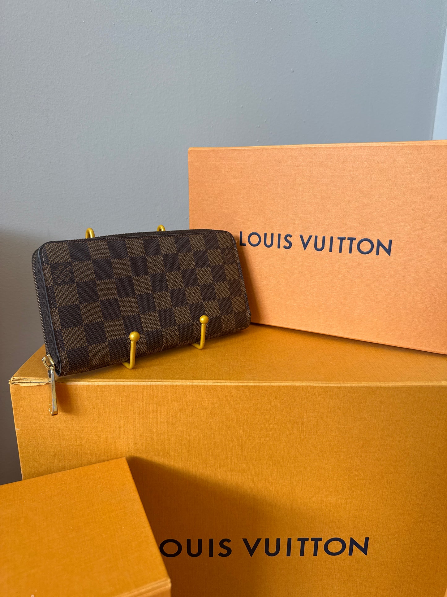 Louis Vuitton Zippy Damier Wallet